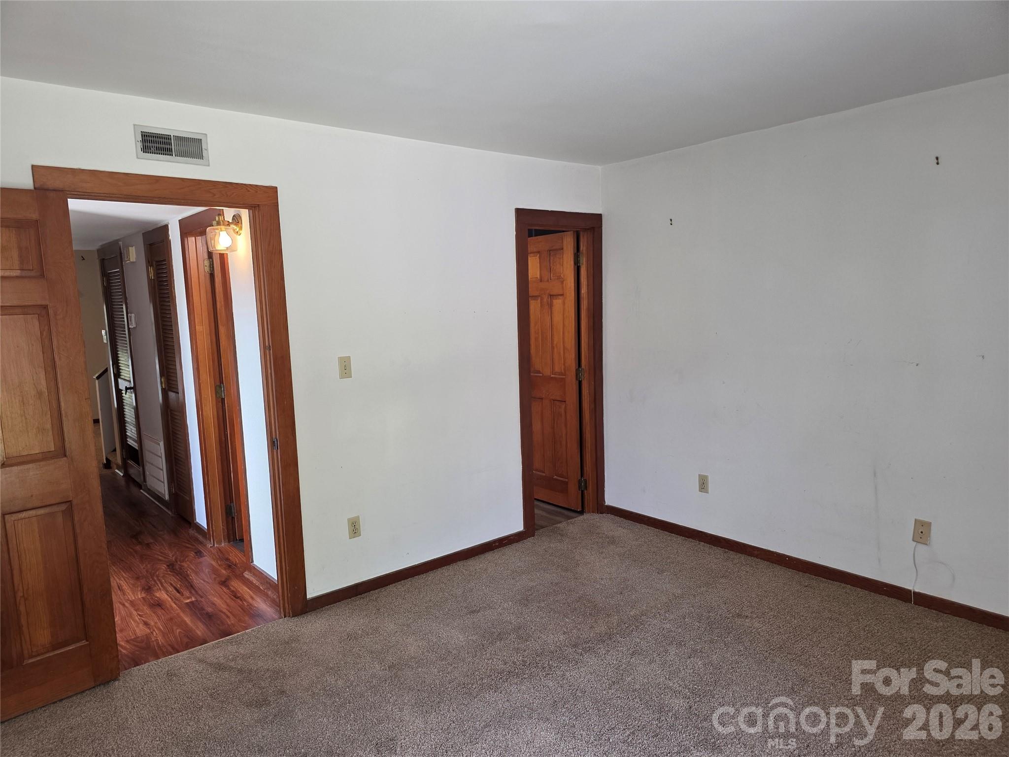100 Willow Run Drive 22 Property Photo 11