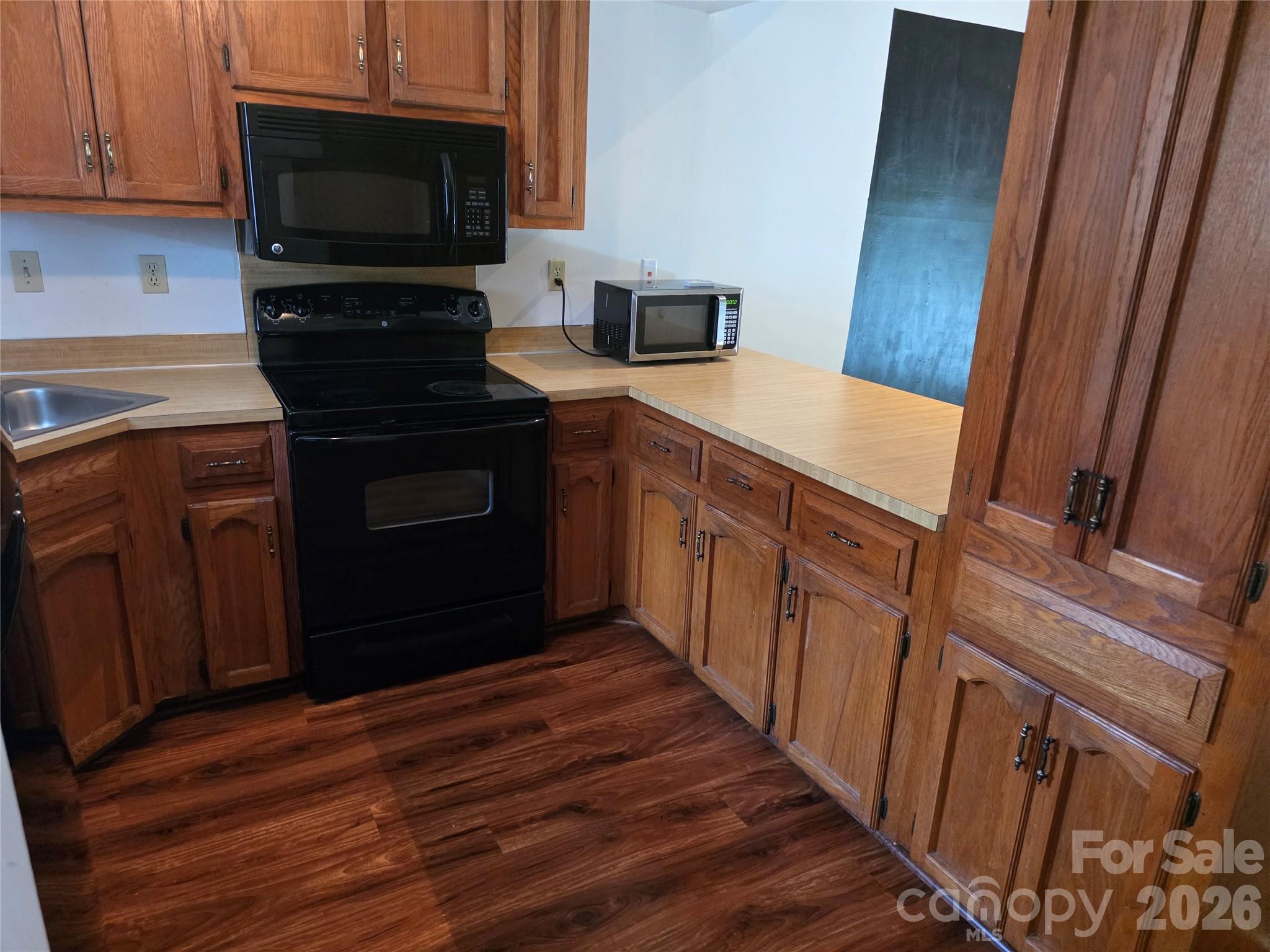 100 Willow Run Drive 22 Property Photo 17