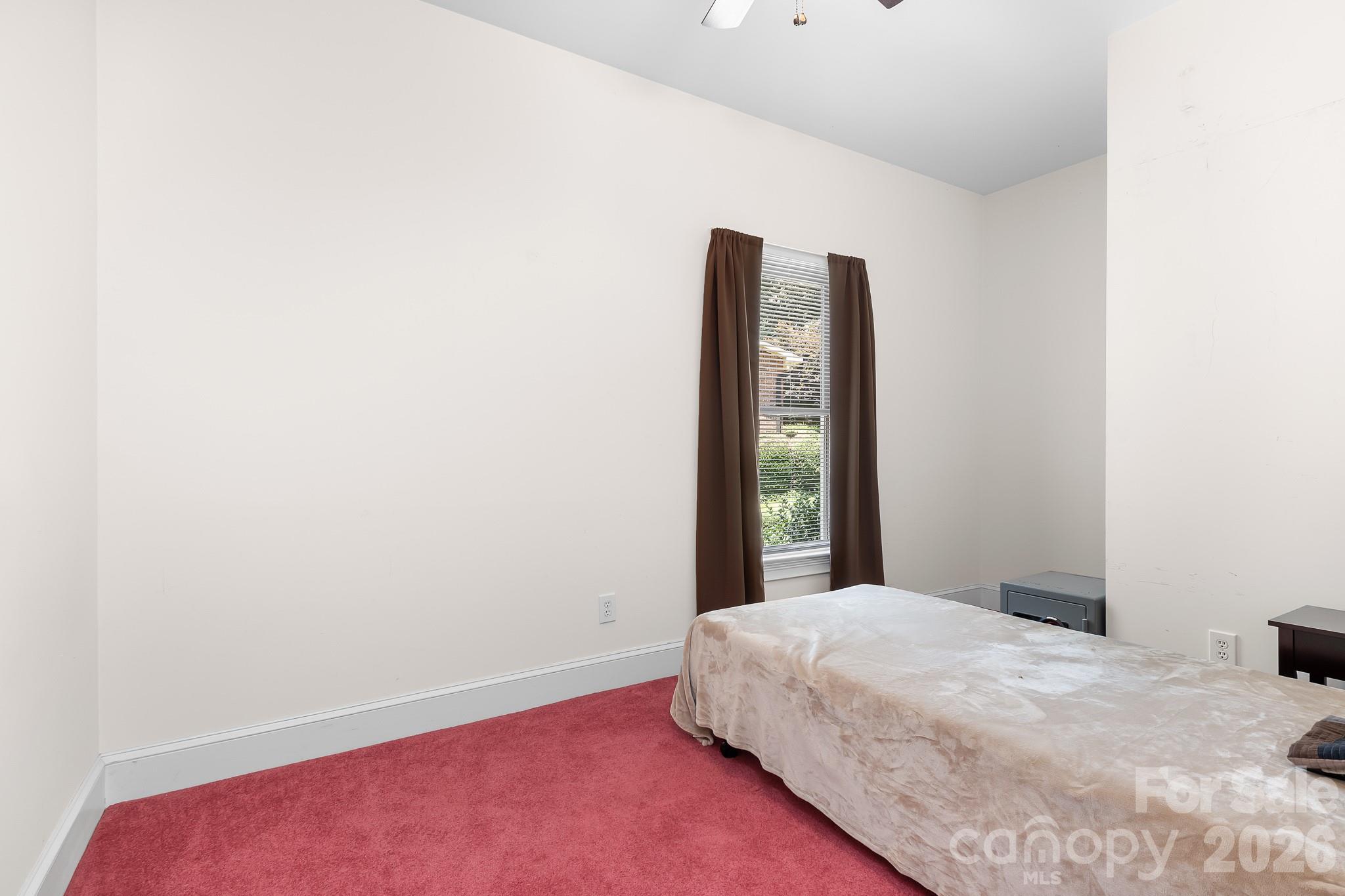 135 Pinecroft Court 4 Property Photo 24