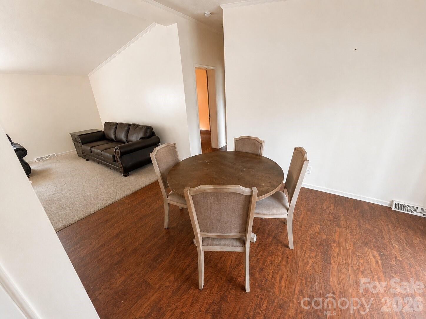 4506 Logging Road Property Photo 4