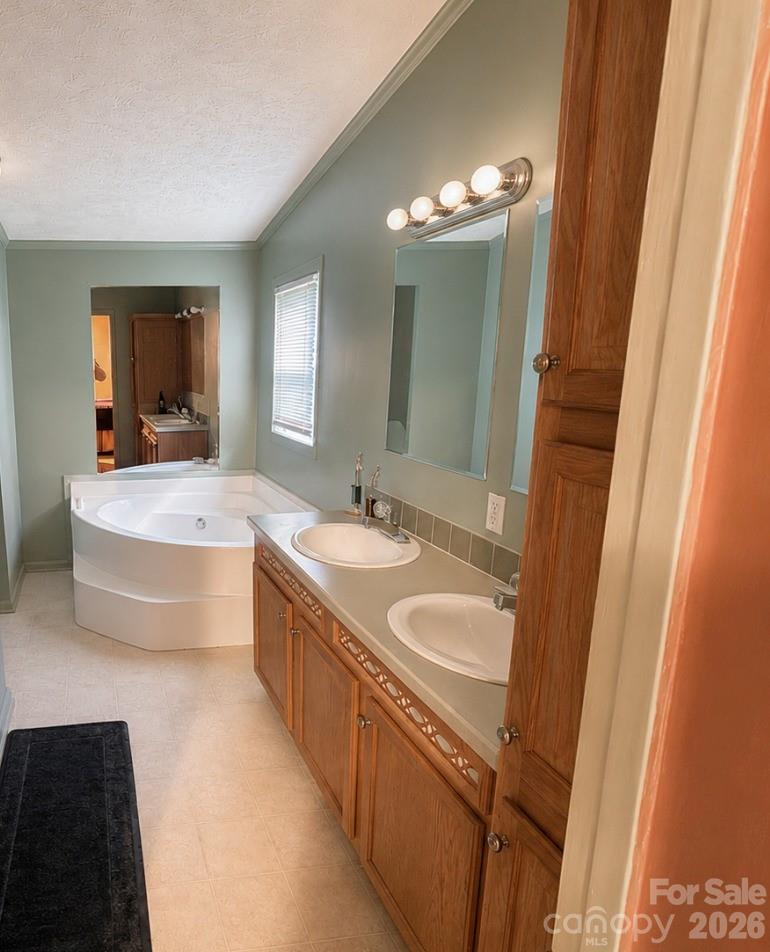 4506 Logging Road Property Photo 7