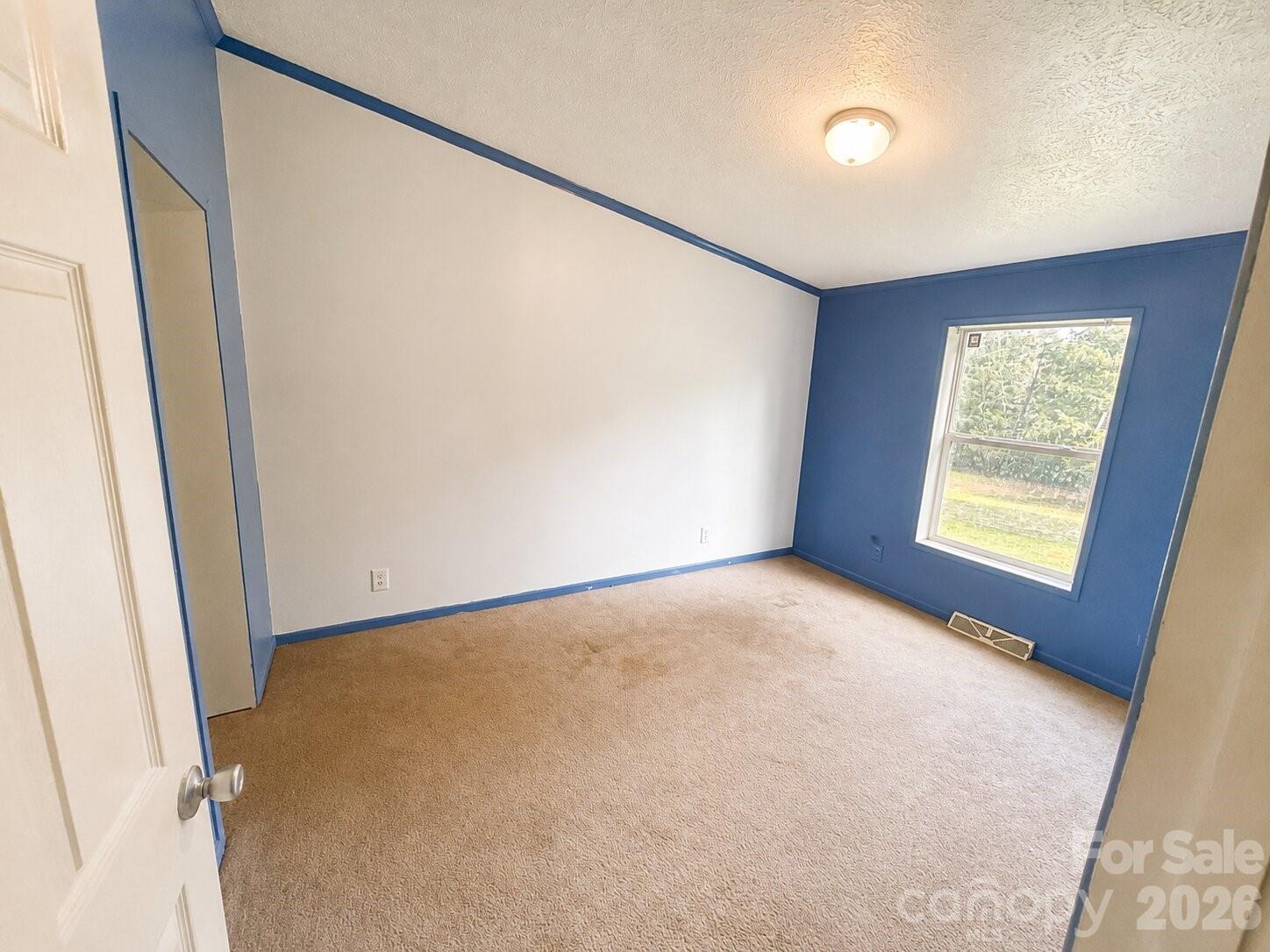 4506 Logging Road Property Photo 8