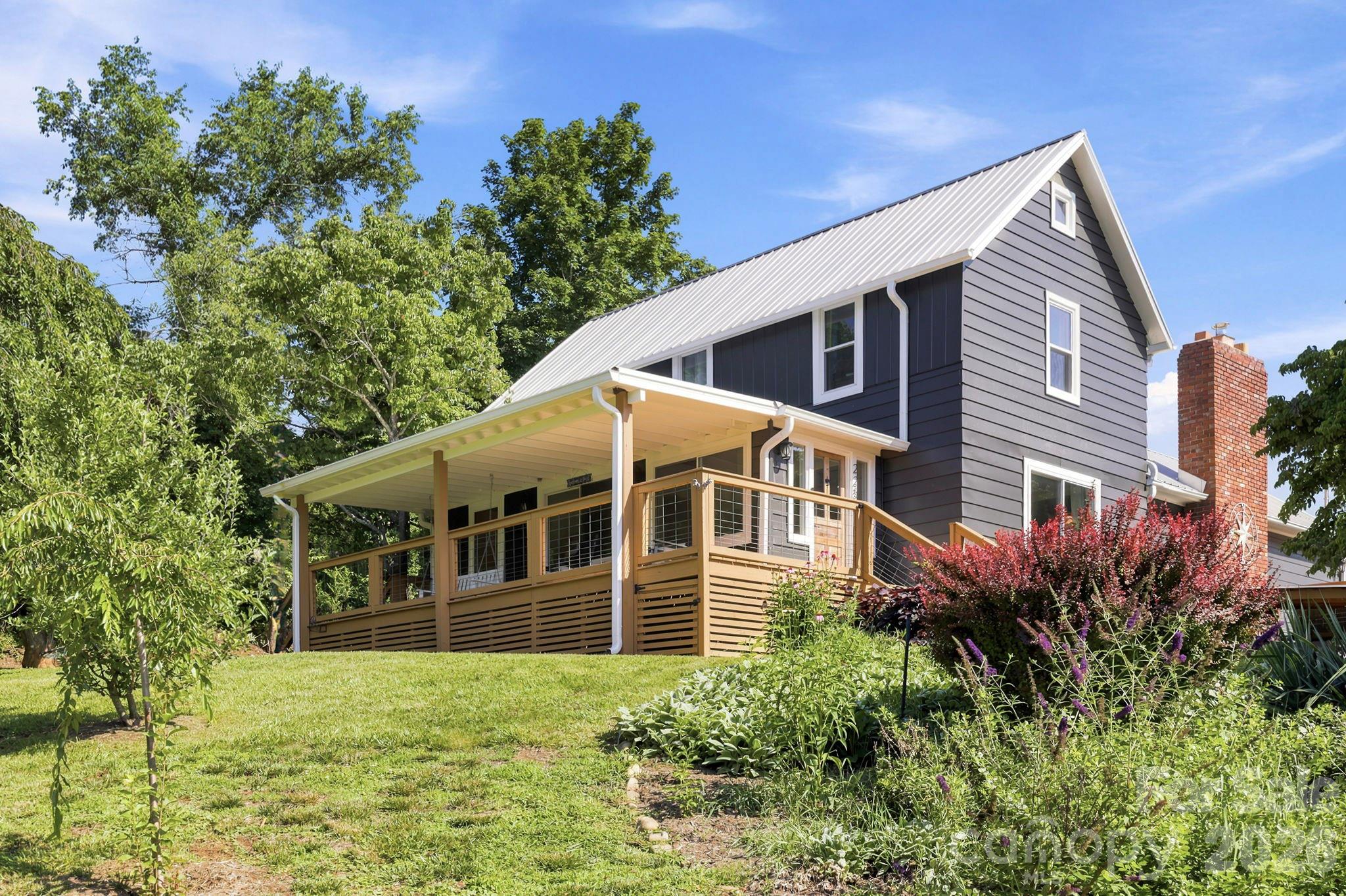 2252 Riceville Road Property Photo 1