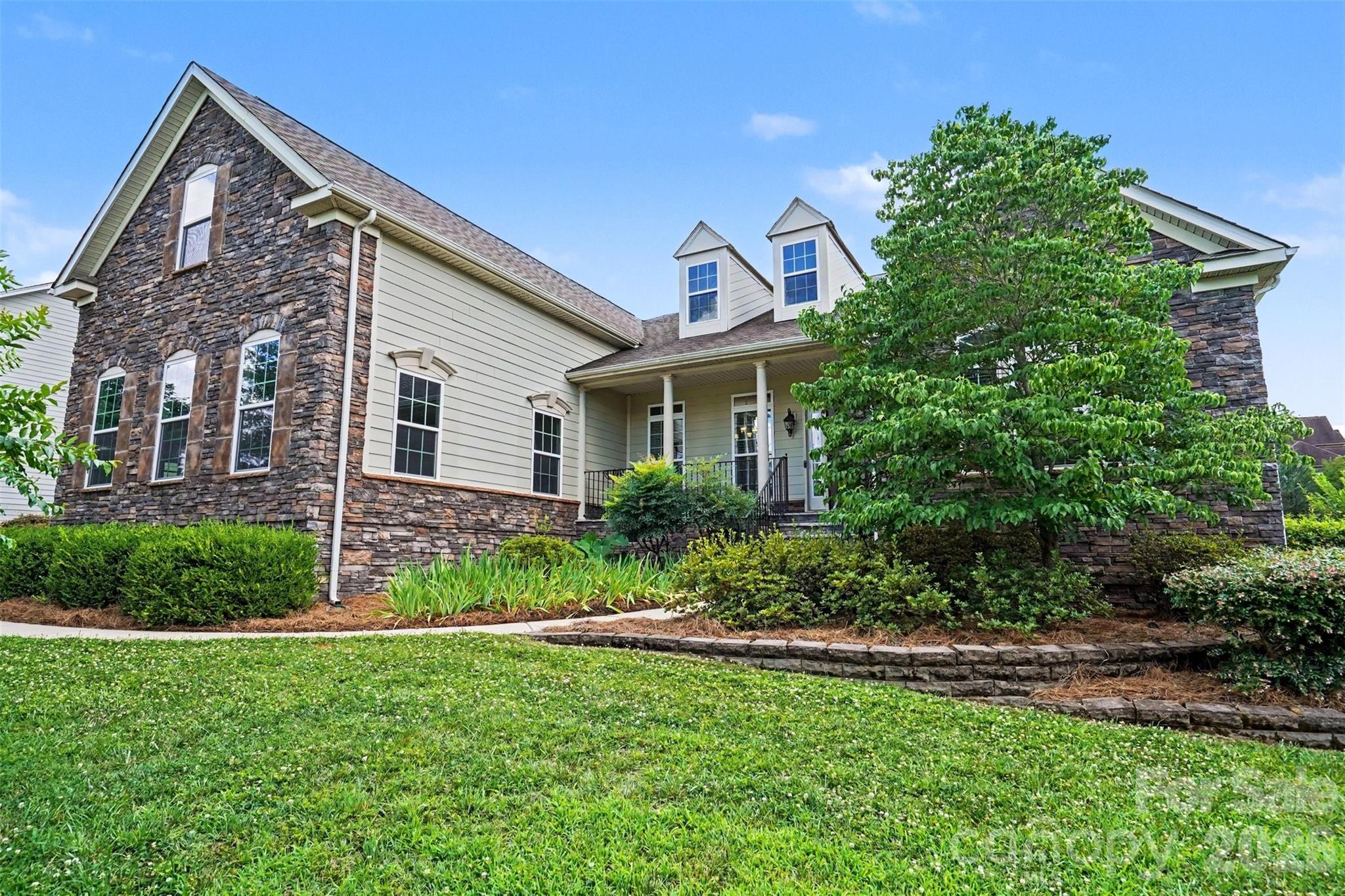 8432 Penton Place Property Photo 3