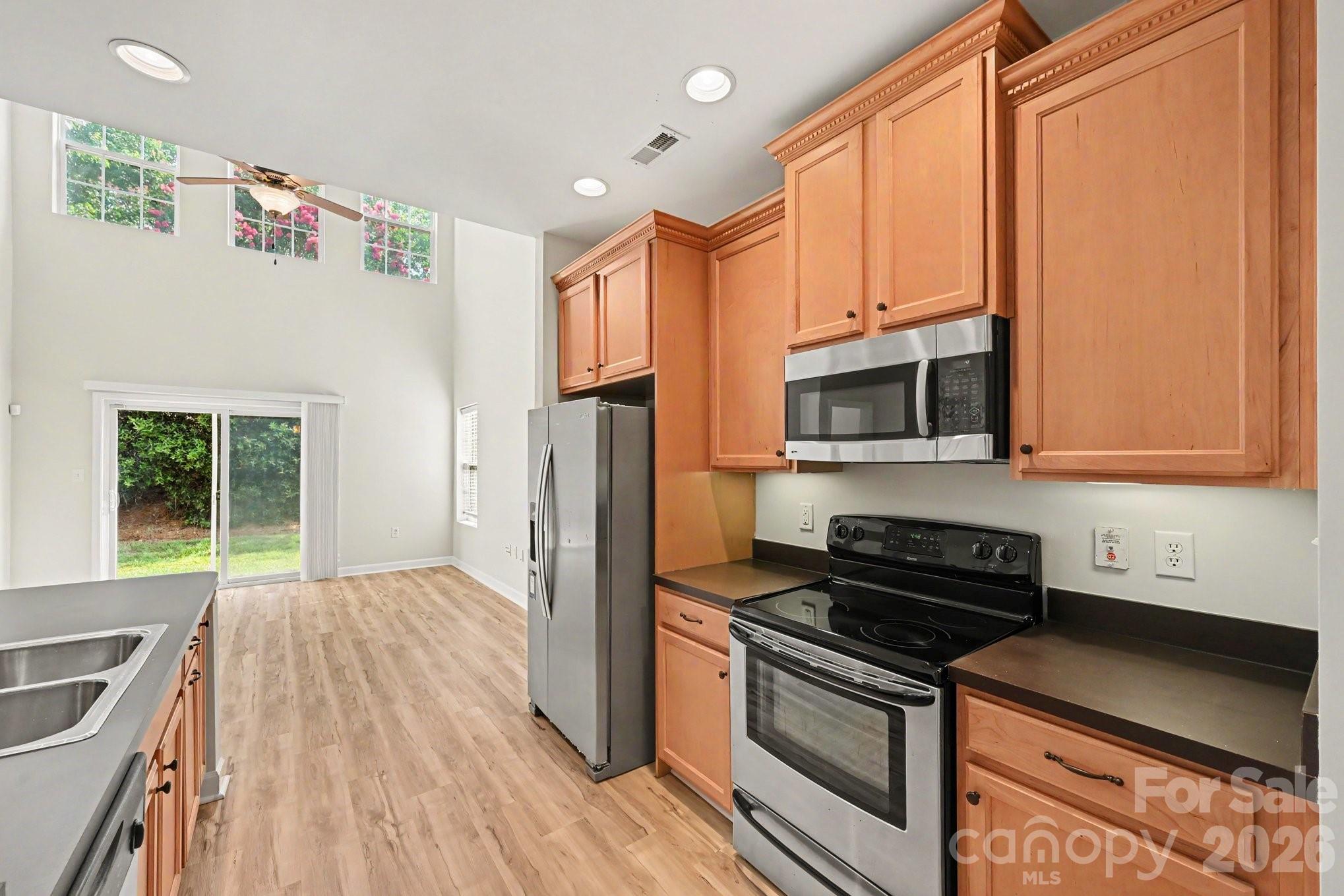 2166 Shady Pond Drive Property Photo 8
