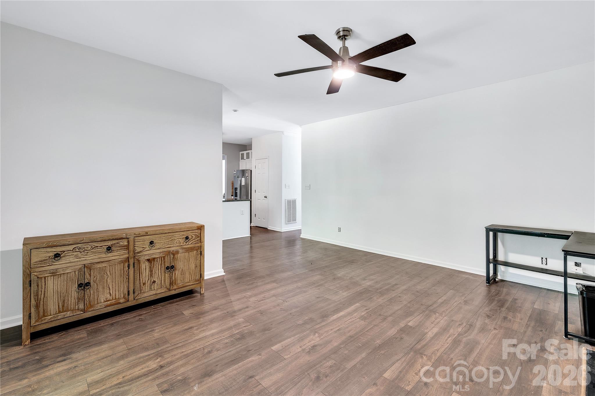 9423 Willow Tree Lane Property Photo 8