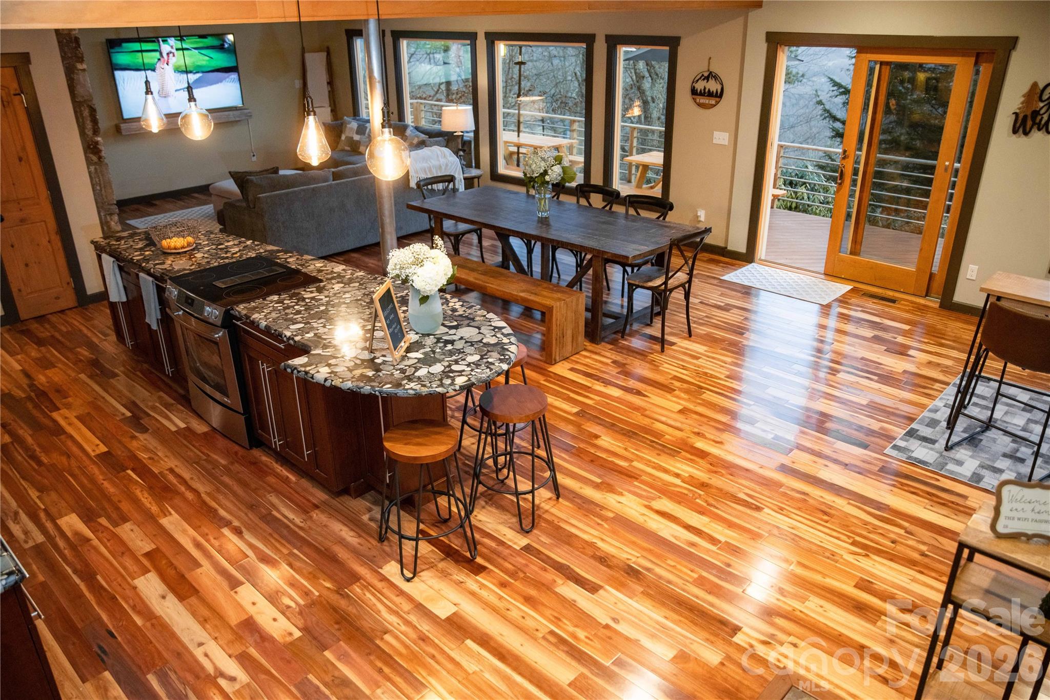 425 Flat Top Mountain Road Property Photo 7