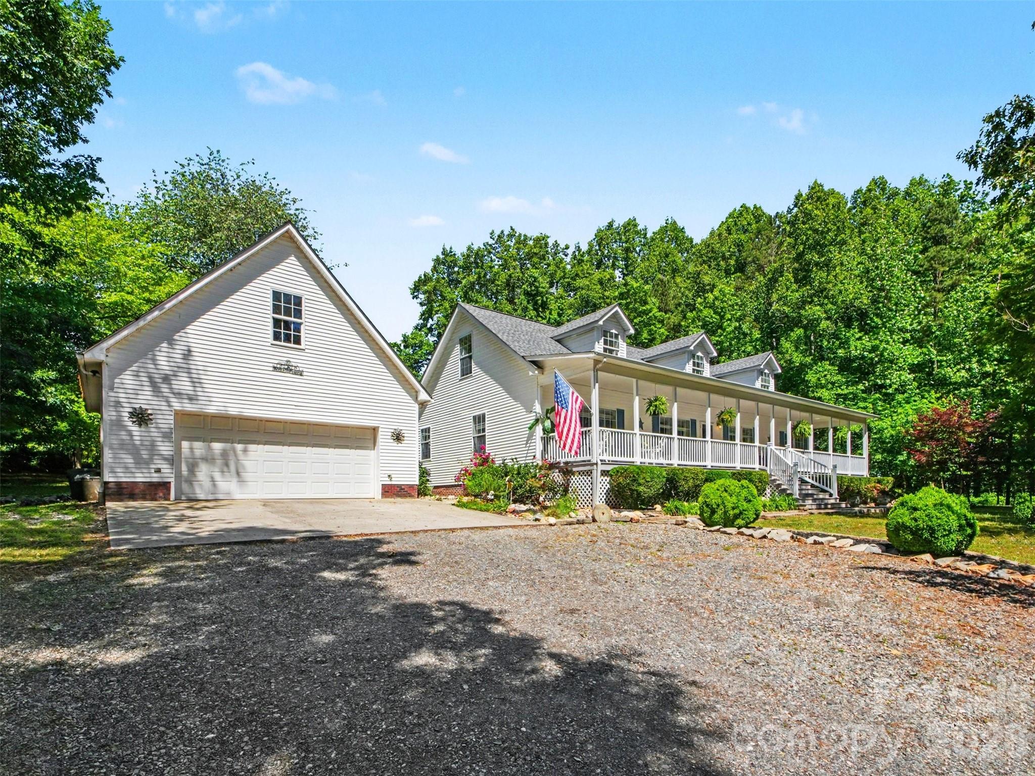 915 Ostwalt Amity Road Property Photo 1