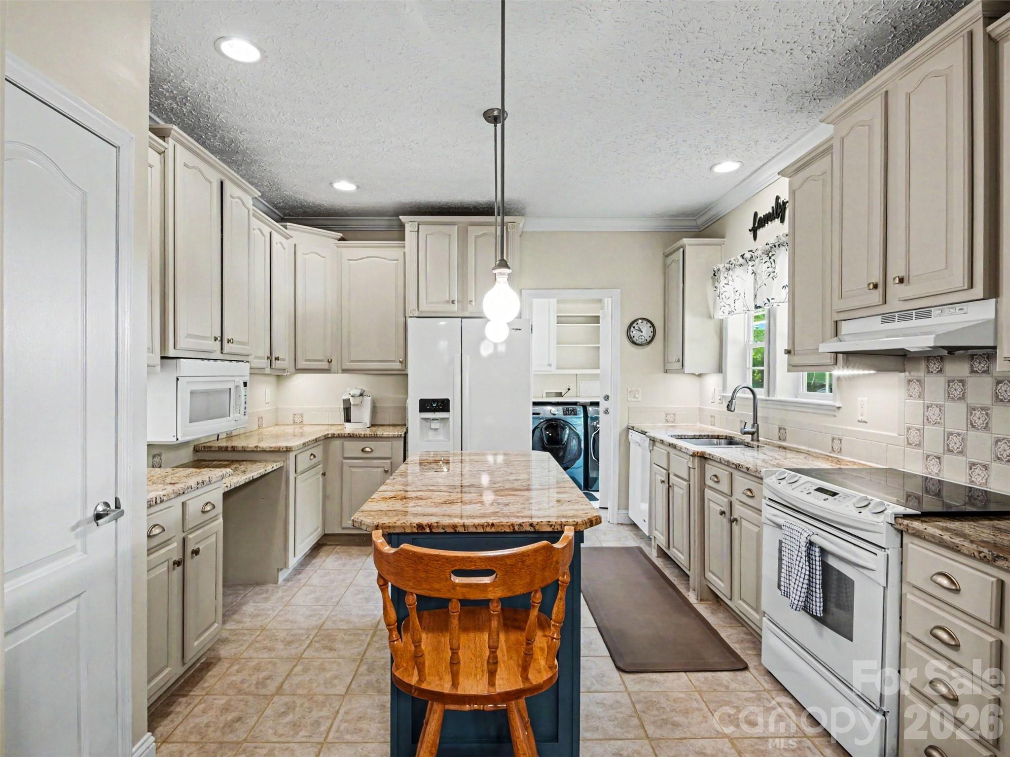 915 Ostwalt Amity Road Property Photo 11