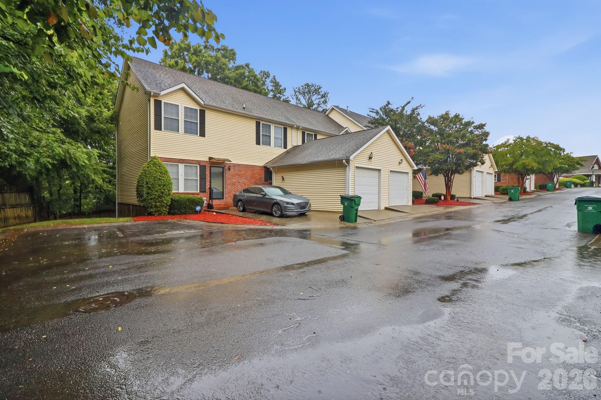 4311 Laurel Hill Lane Property Photo 1