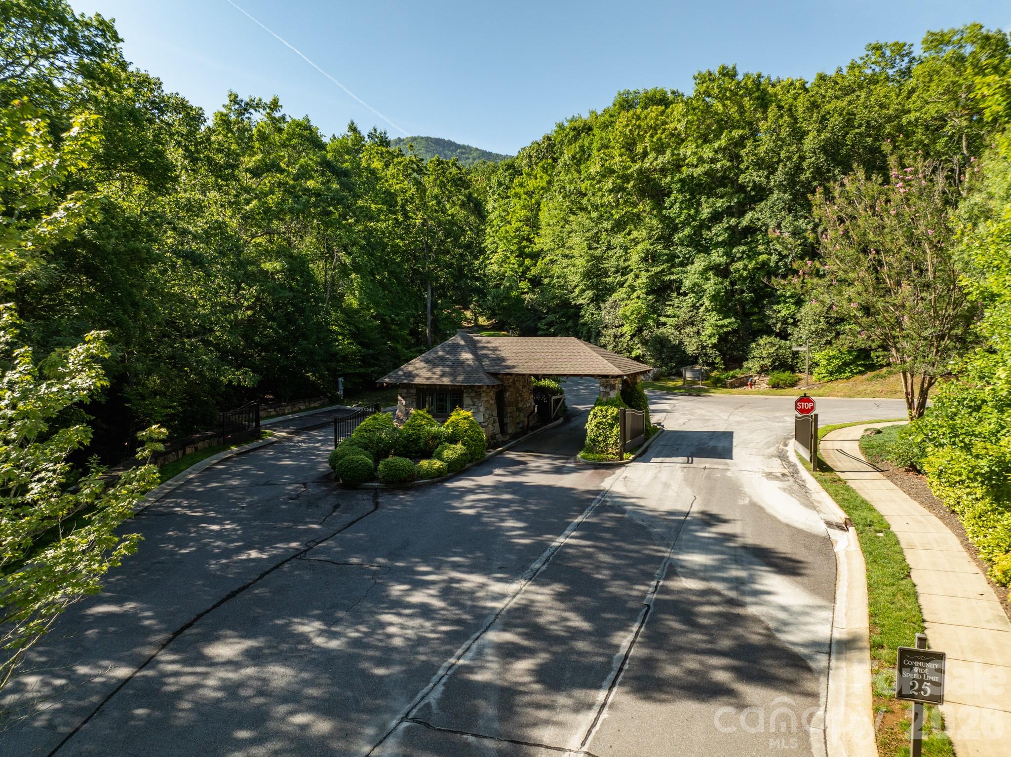 59 Old Greybeard Loop Property Photo 17