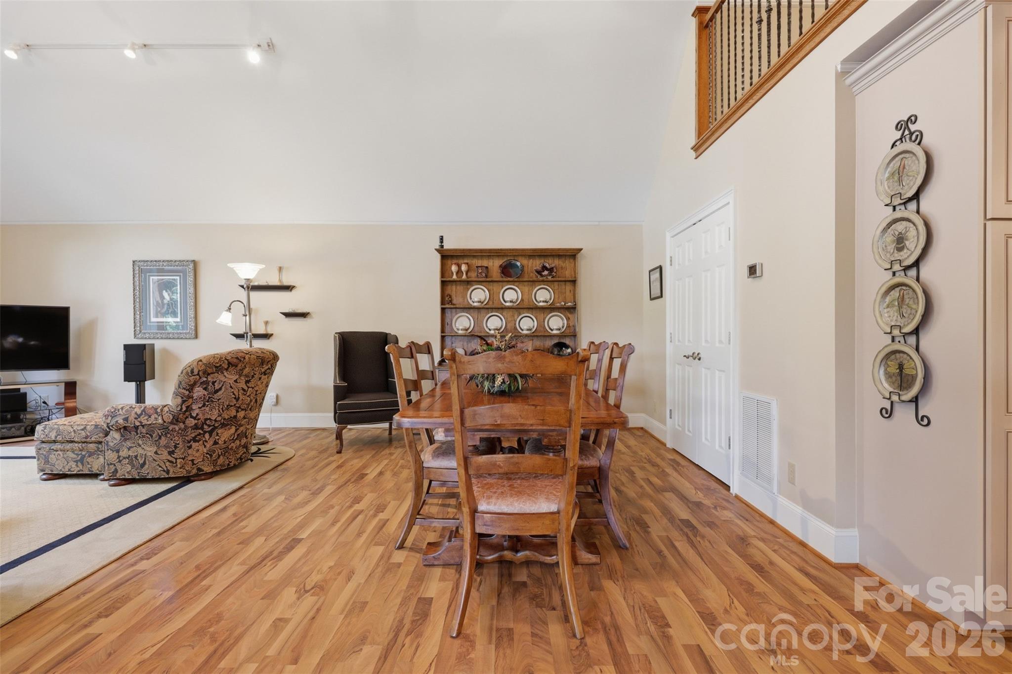 8445 Timberlake Lane Property Photo 12