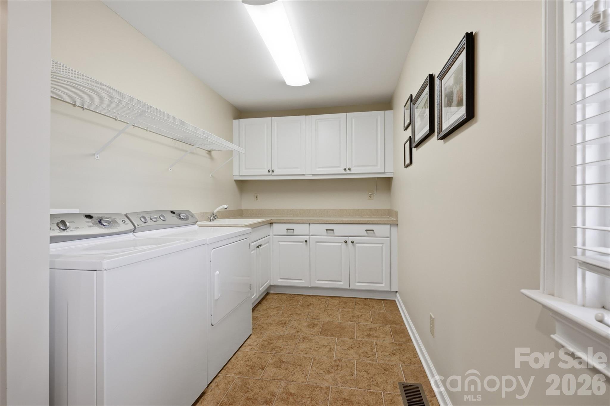 8445 Timberlake Lane Property Photo 13