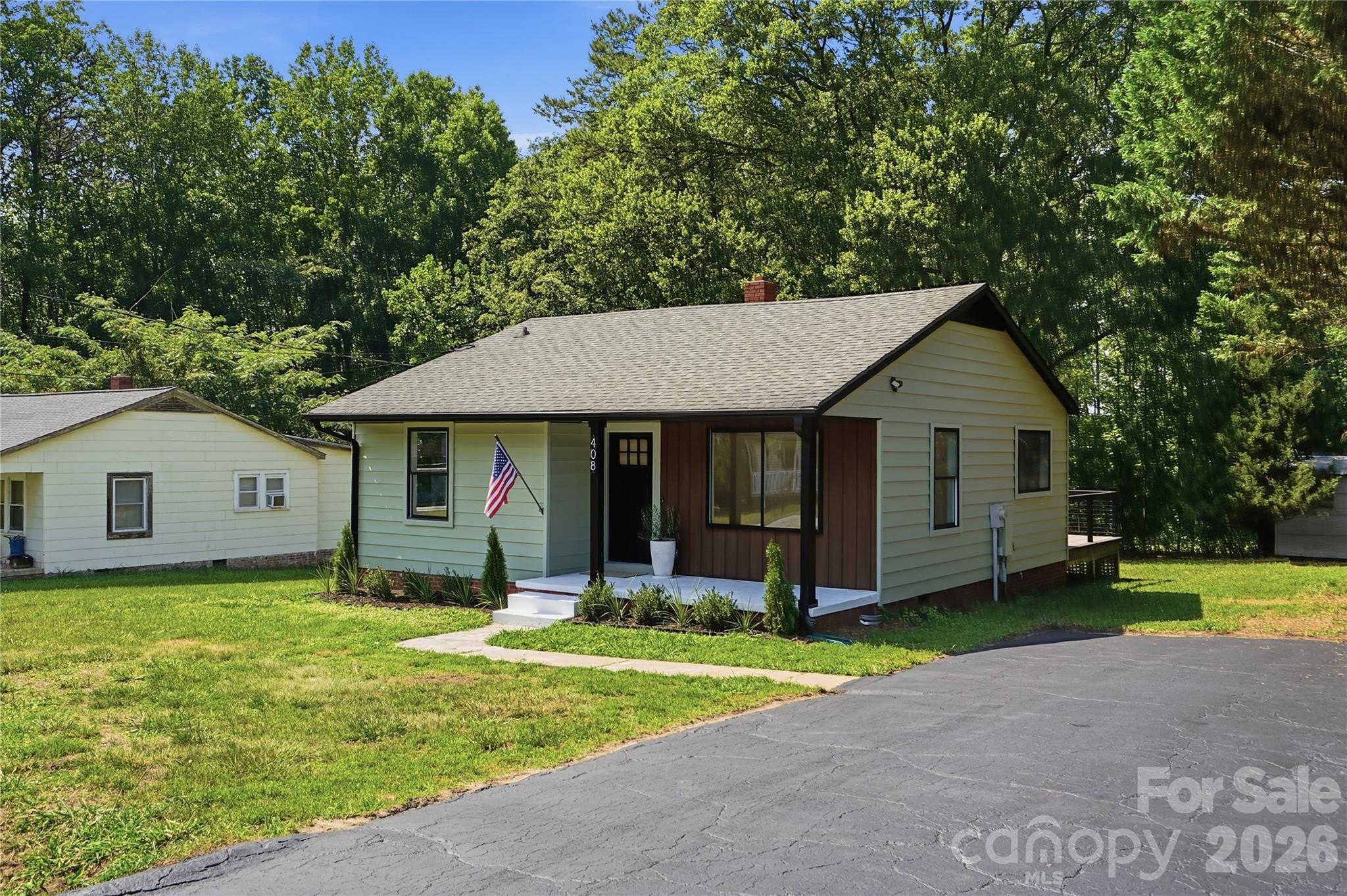 408 Rhyne Street Property Photo 3