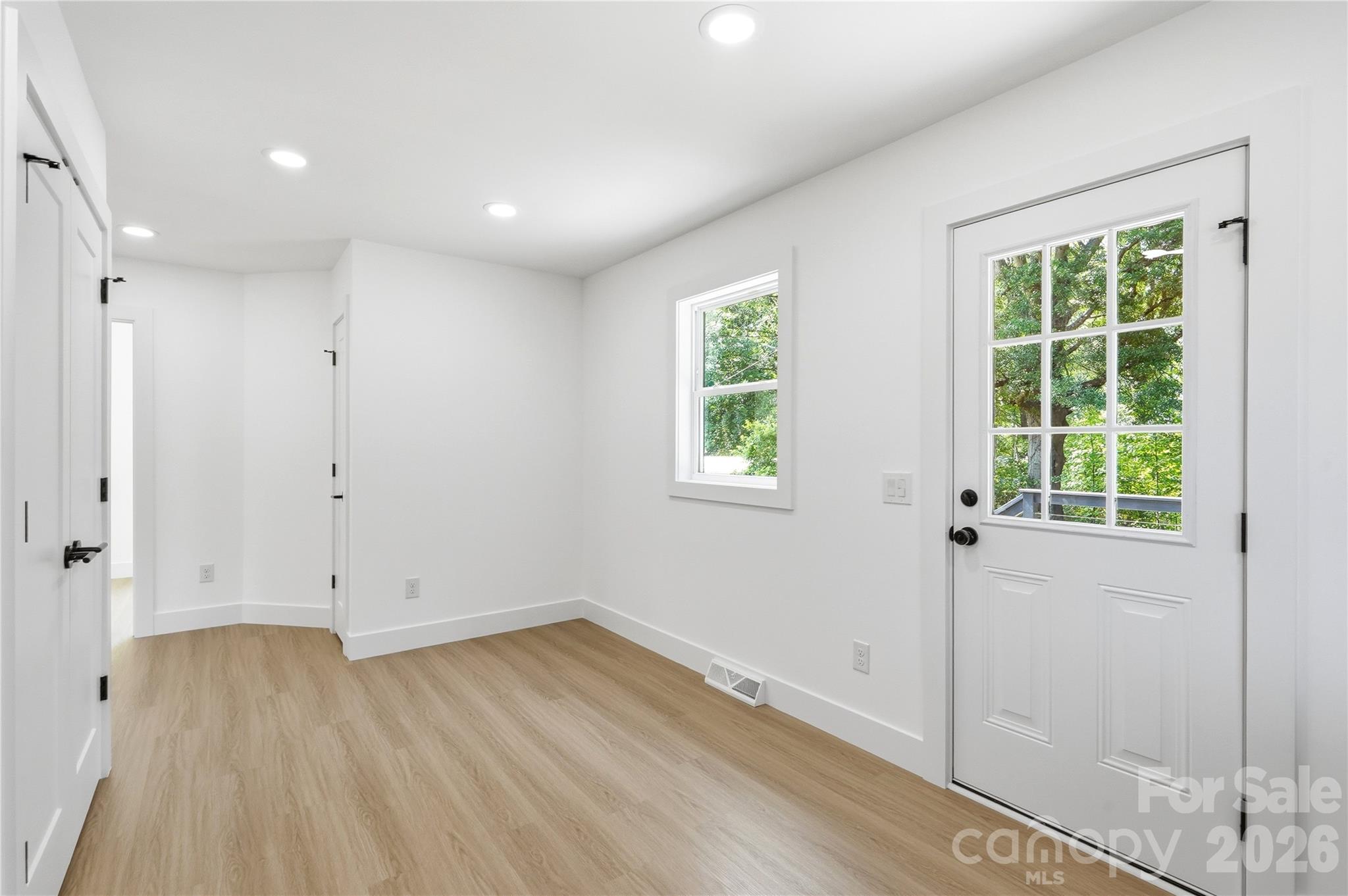 408 Rhyne Street Property Photo 8