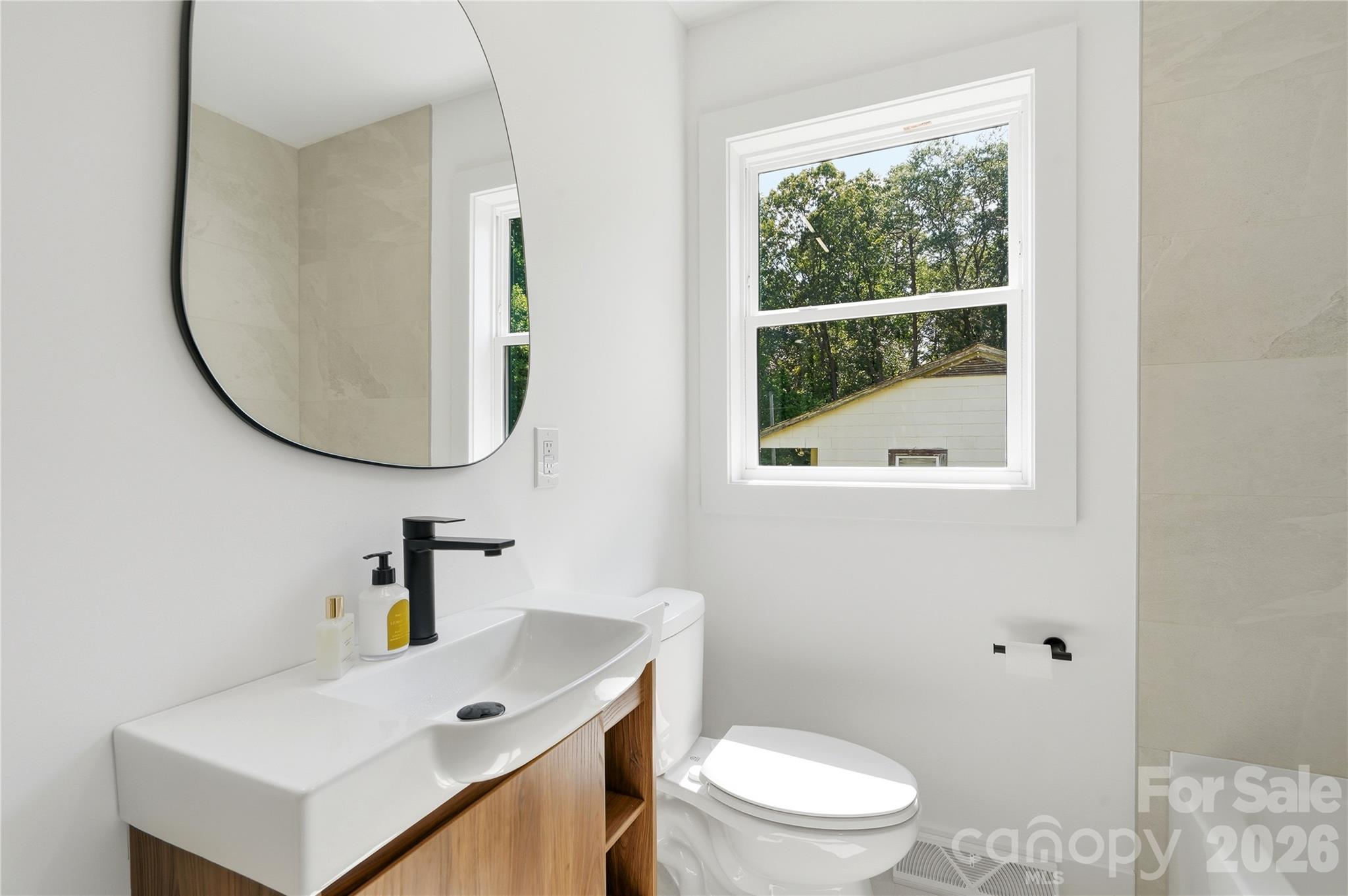 408 Rhyne Street Property Photo 11
