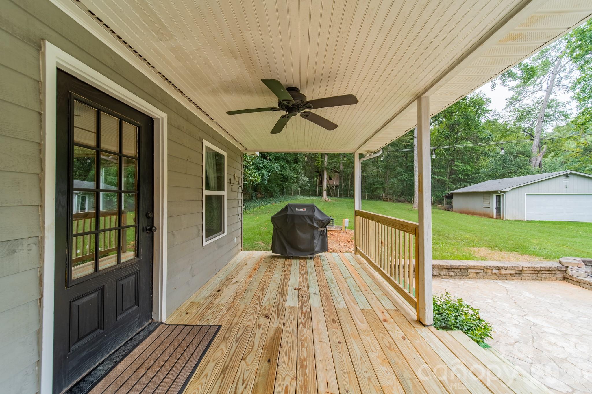 7400 Sample Road Property Photo 5
