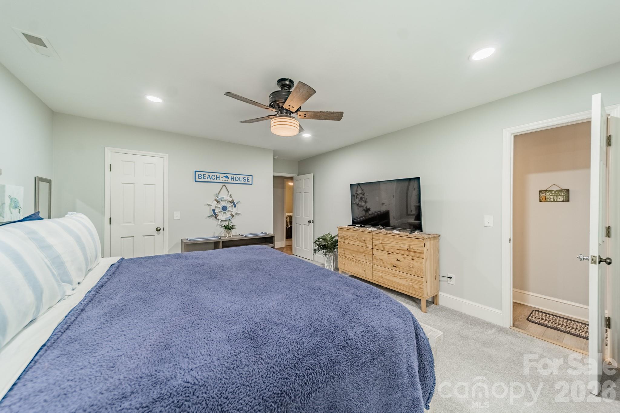 7400 Sample Road Property Photo 29