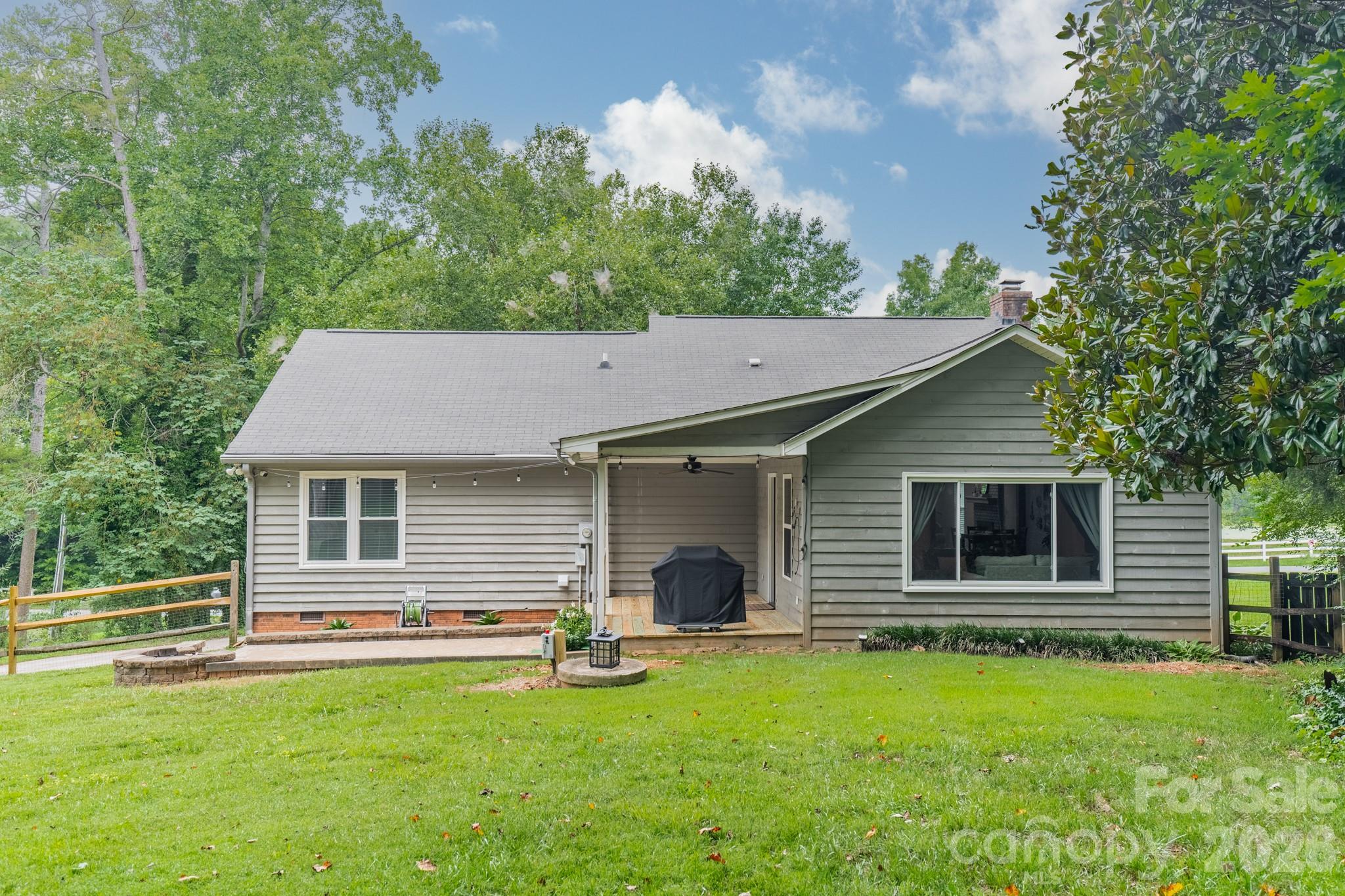 7400 Sample Road Property Photo 32