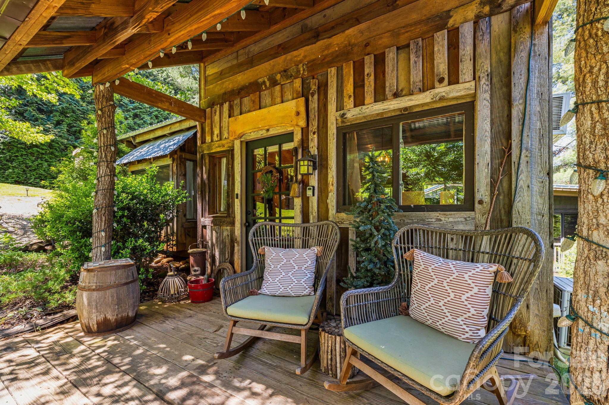 107 111 Hougie Heaven Lane Property Photo 3