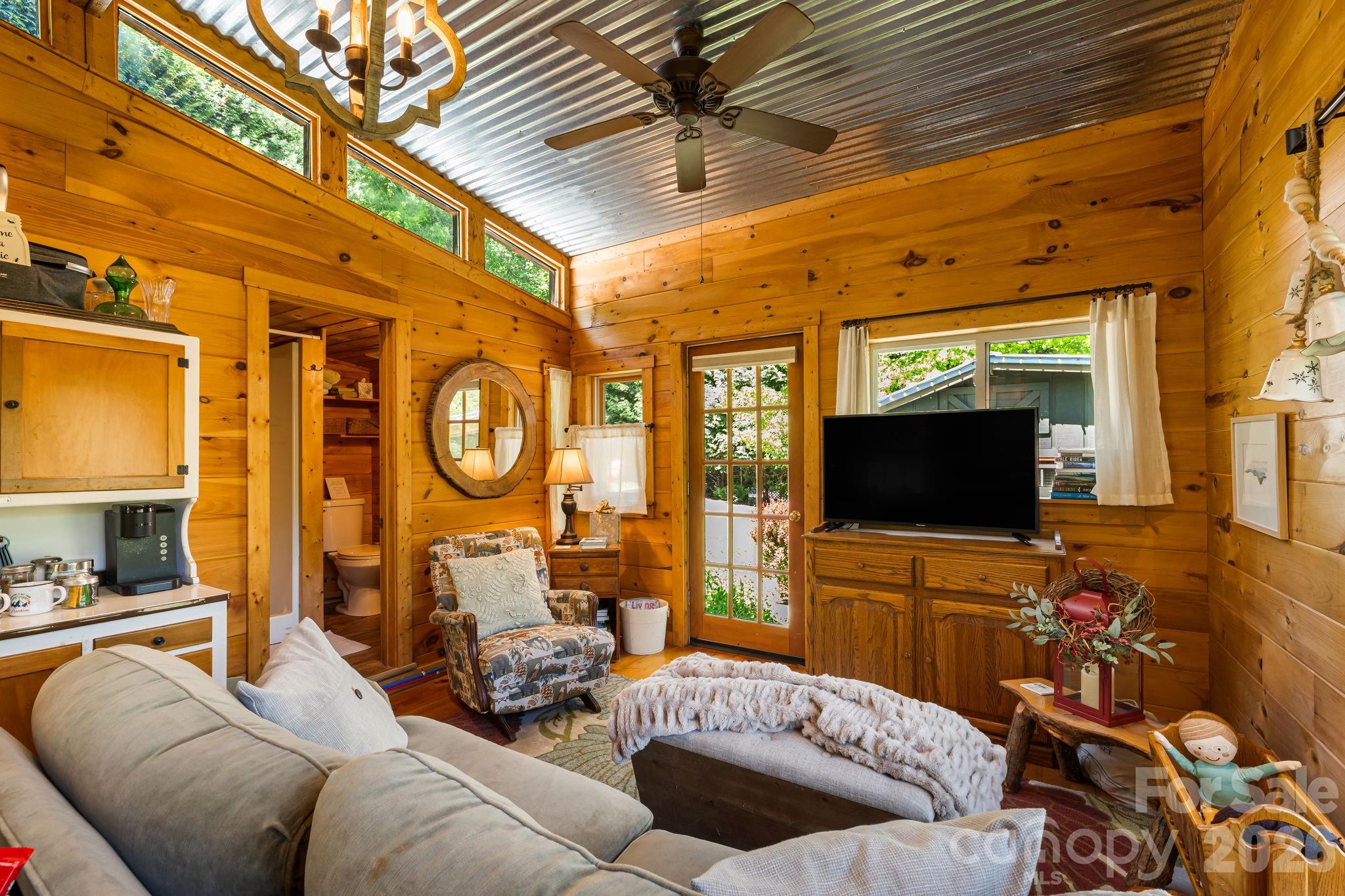 107 111 Hougie Heaven Lane Property Photo 5