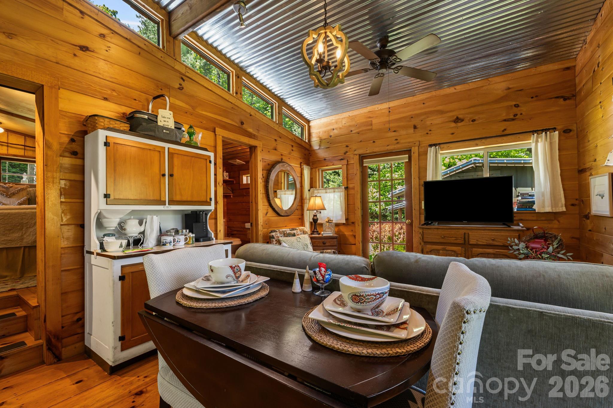 107 111 Hougie Heaven Lane Property Photo 6