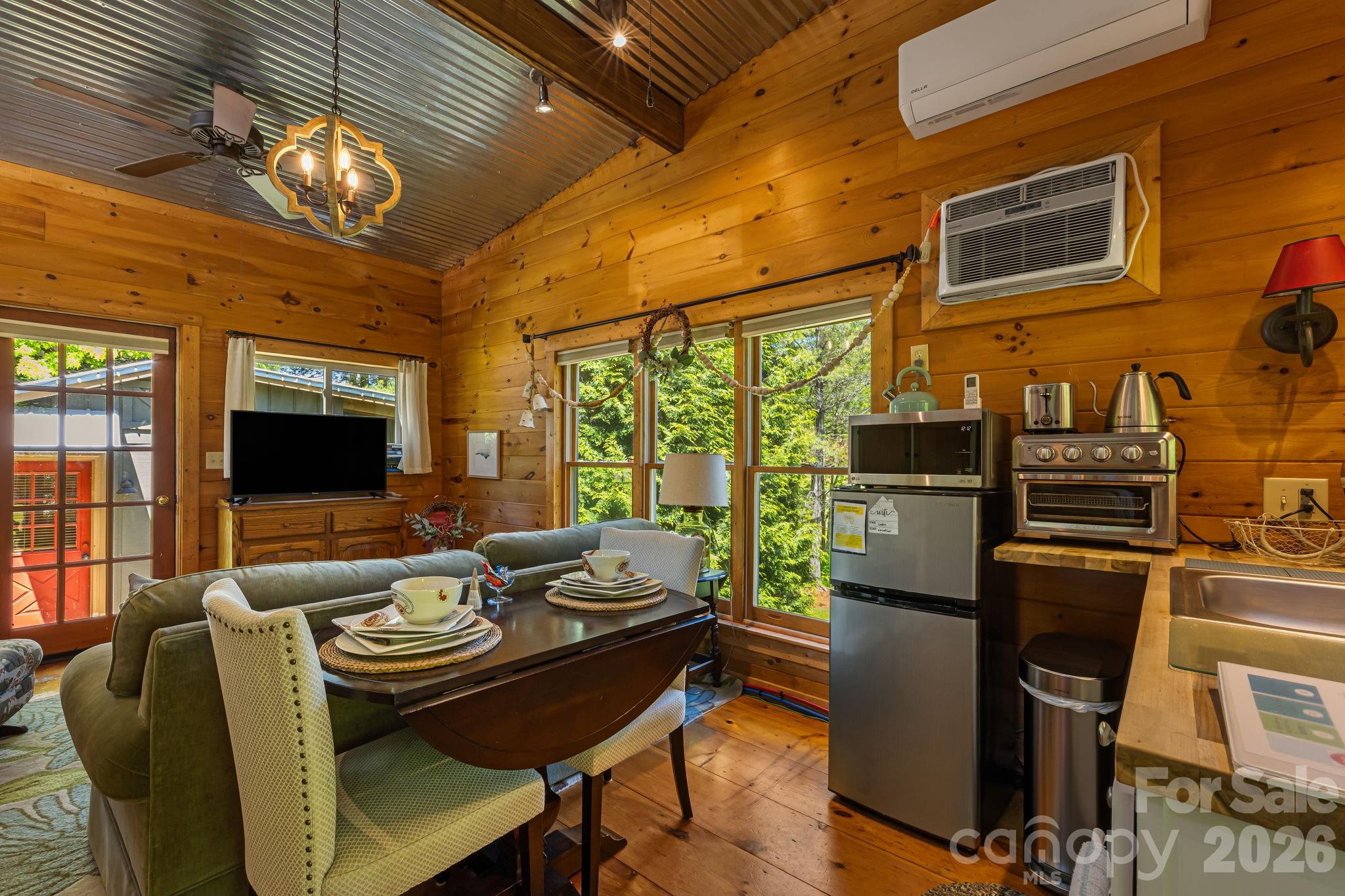 107 111 Hougie Heaven Lane Property Photo 8