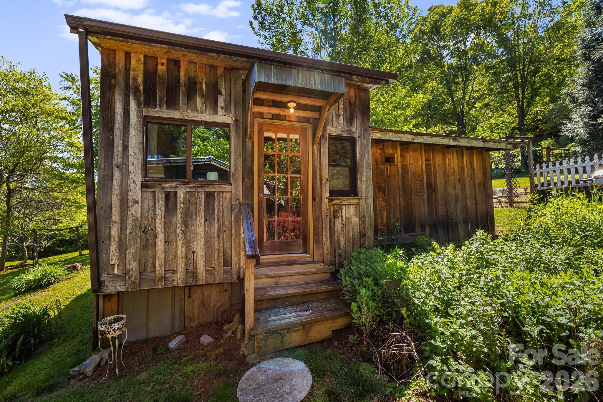 107 111 Hougie Heaven Lane Property Photo 19