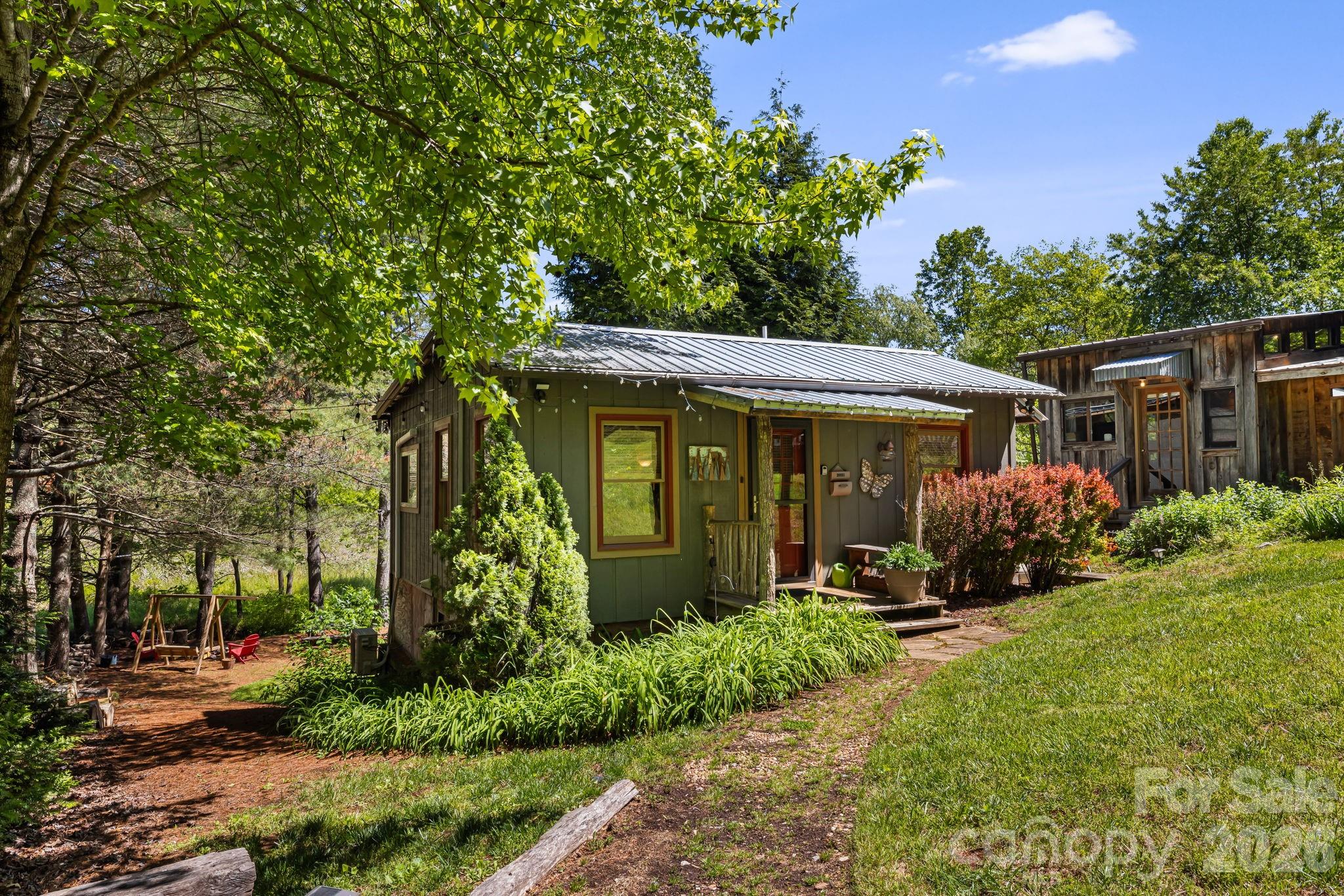 107 111 Hougie Heaven Lane Property Photo 21