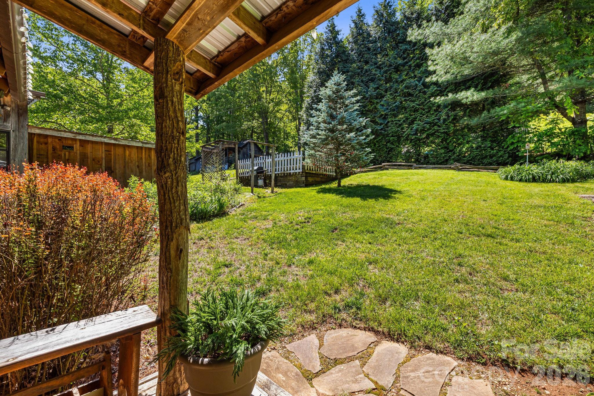 107 111 Hougie Heaven Lane Property Photo 22