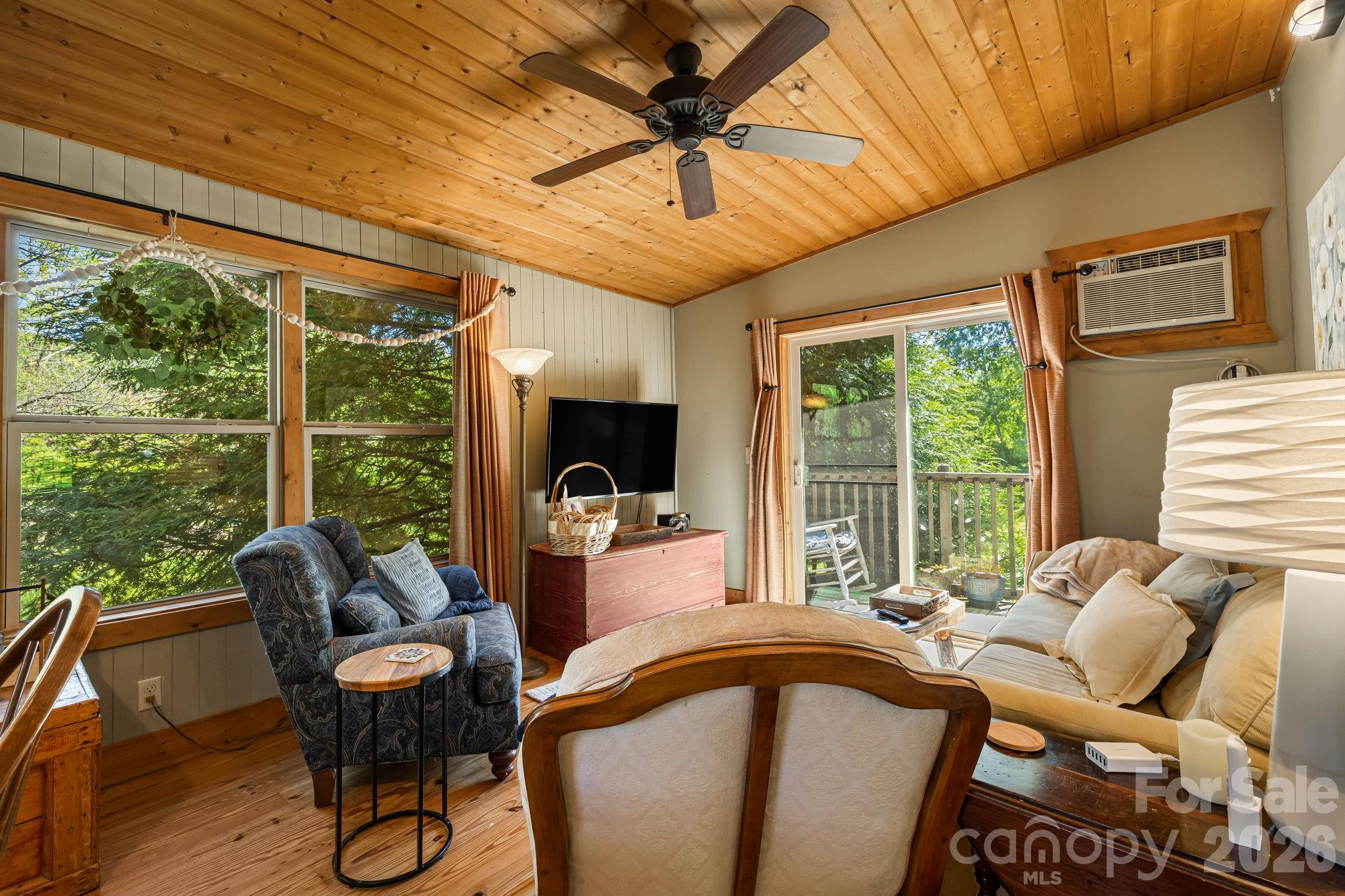 107 111 Hougie Heaven Lane Property Photo 25