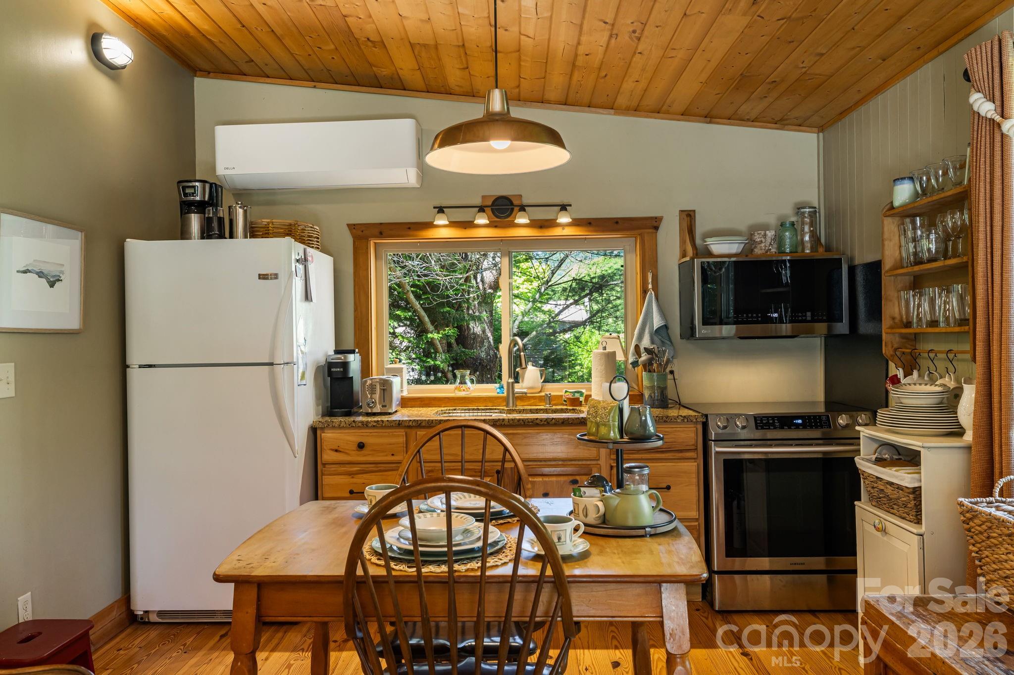 107 111 Hougie Heaven Lane Property Photo 28