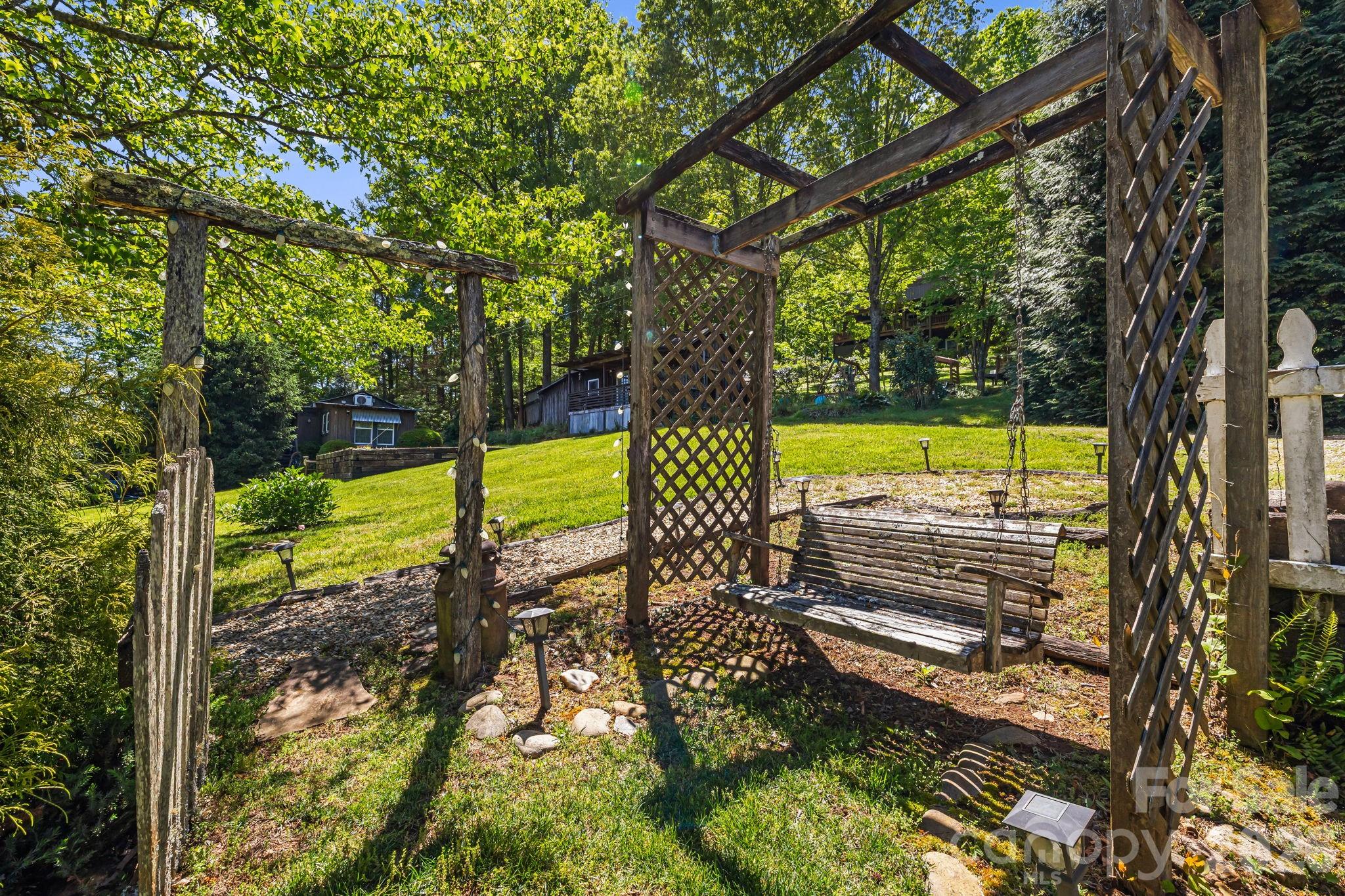 107 111 Hougie Heaven Lane Property Photo 43