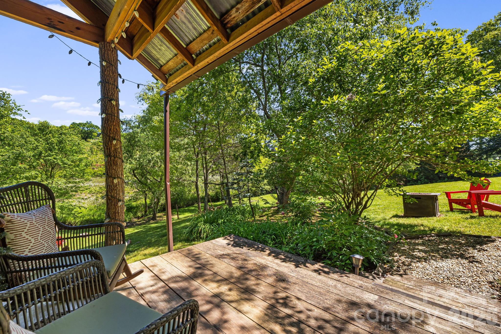 107 111 Hougie Heaven Lane Property Photo 45