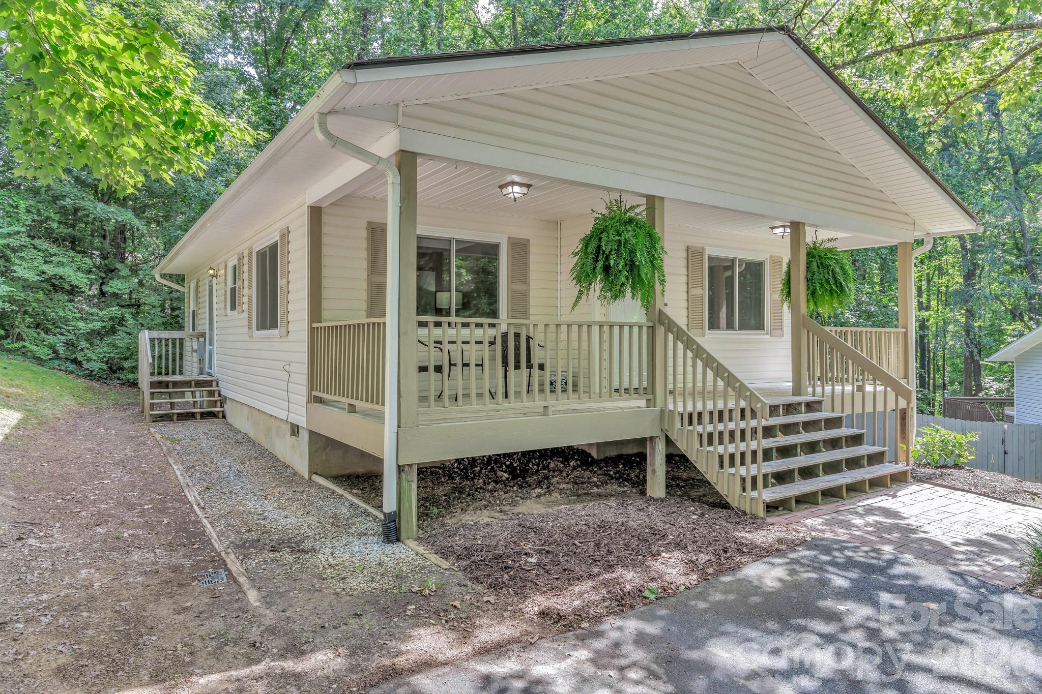 18 Mctindal Circle Property Photo 1