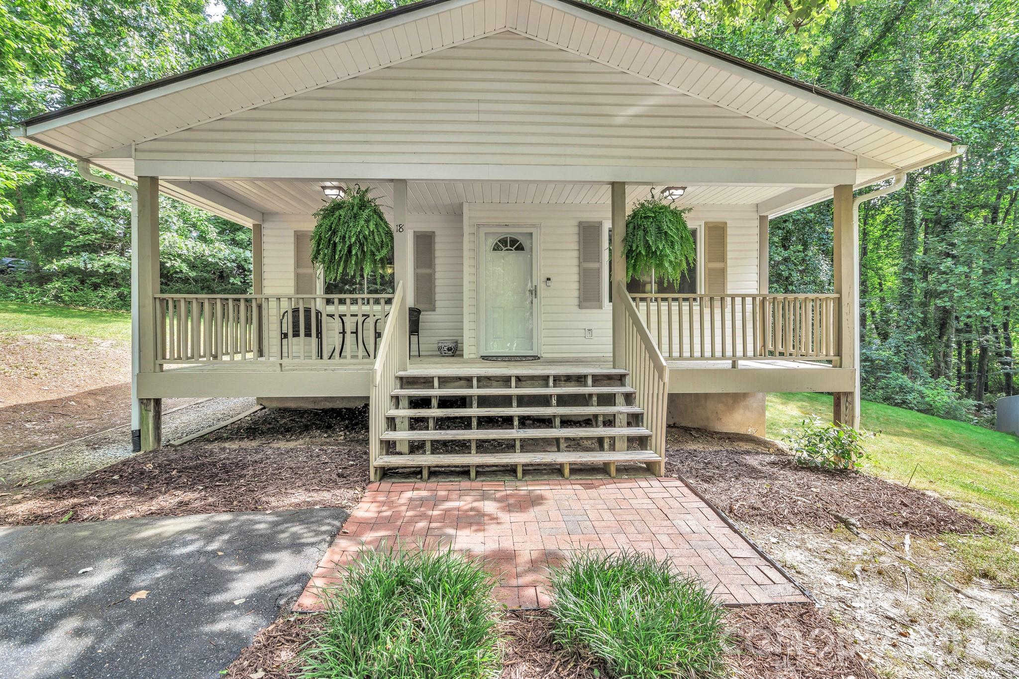 18 Mctindal Circle Property Photo 2