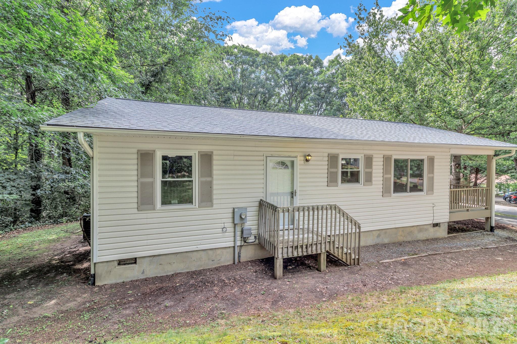 18 Mctindal Circle Property Photo 3