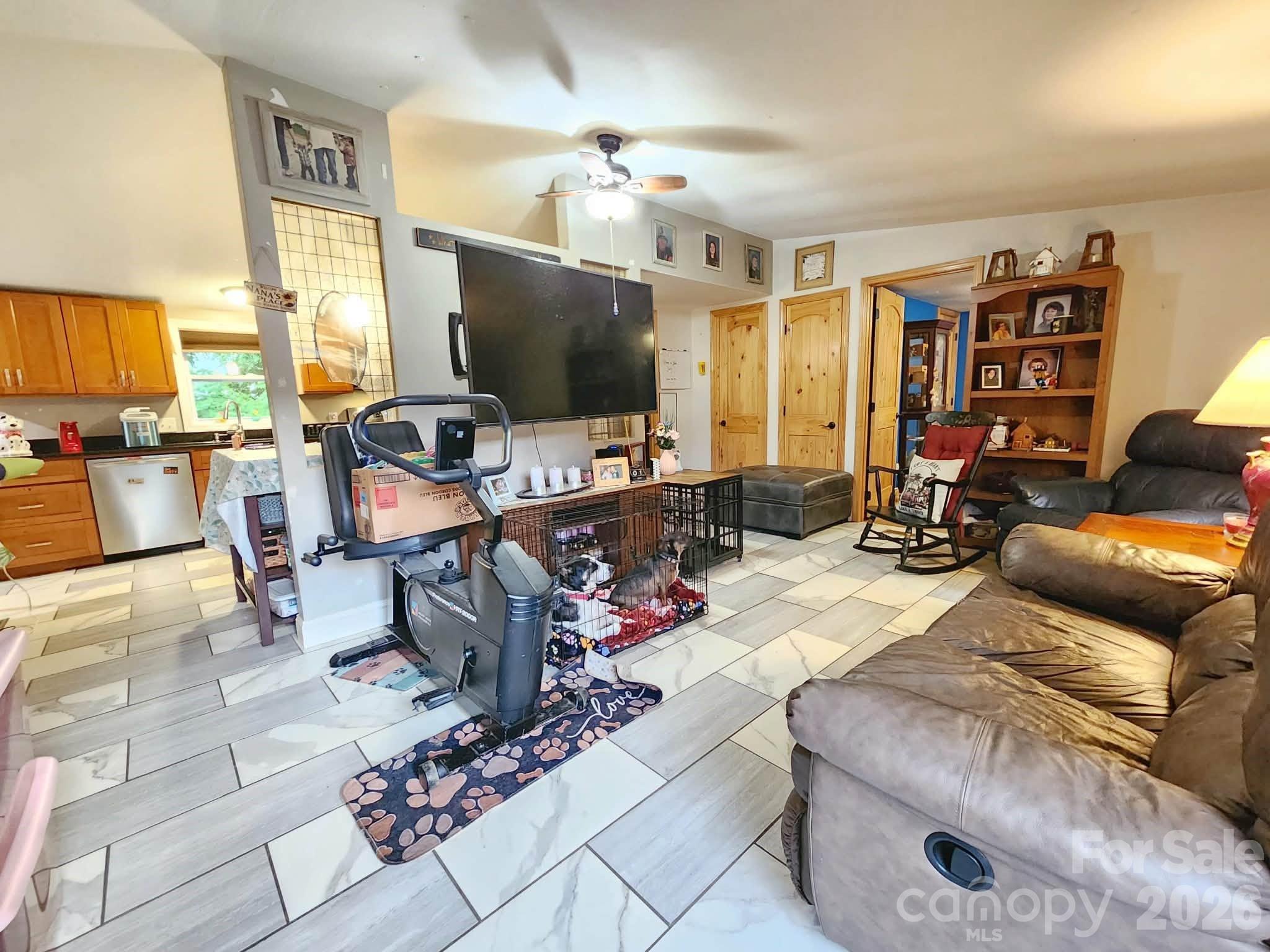 345 Hyatt Street Property Photo 3