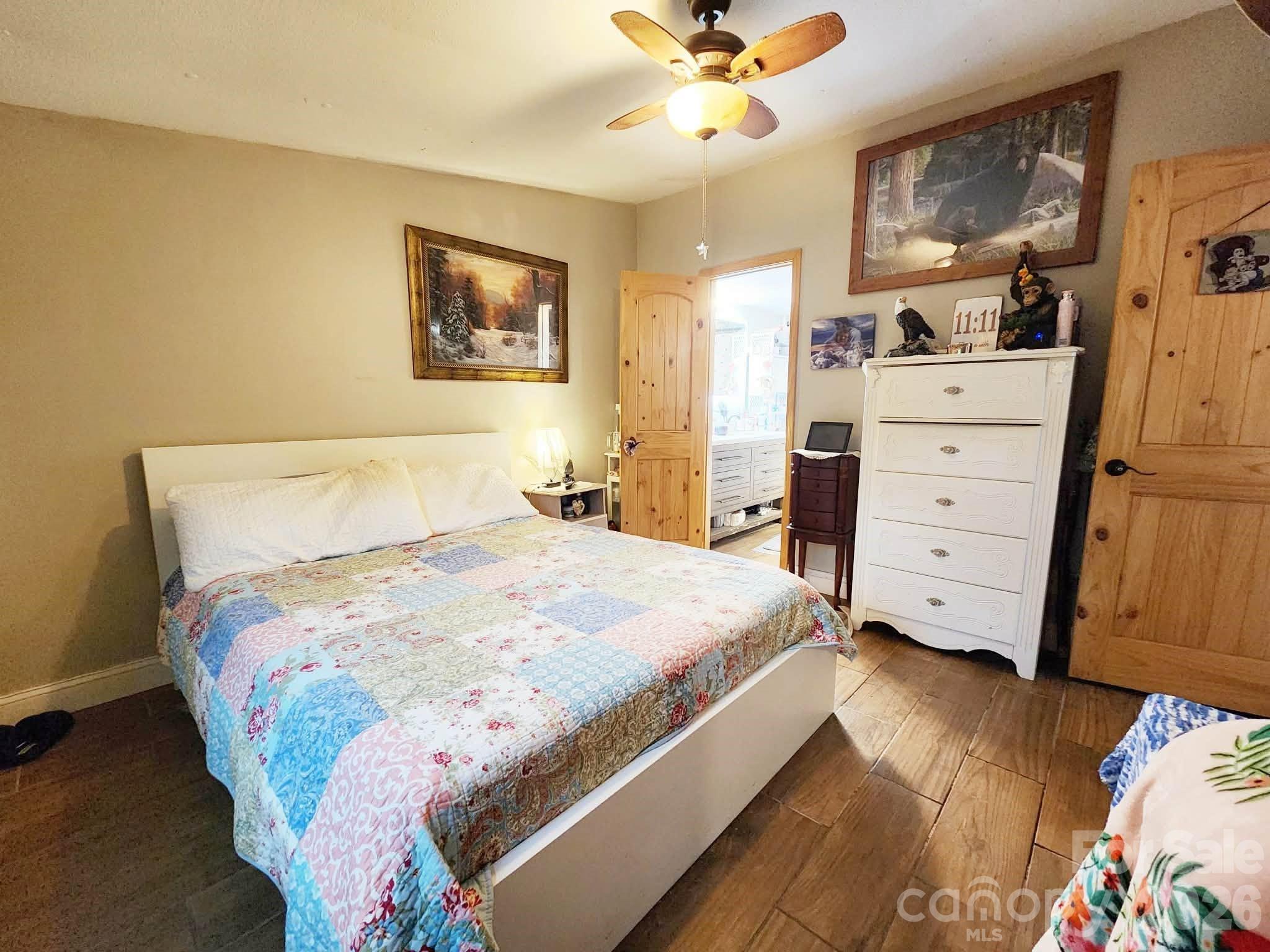 345 Hyatt Street Property Photo 8