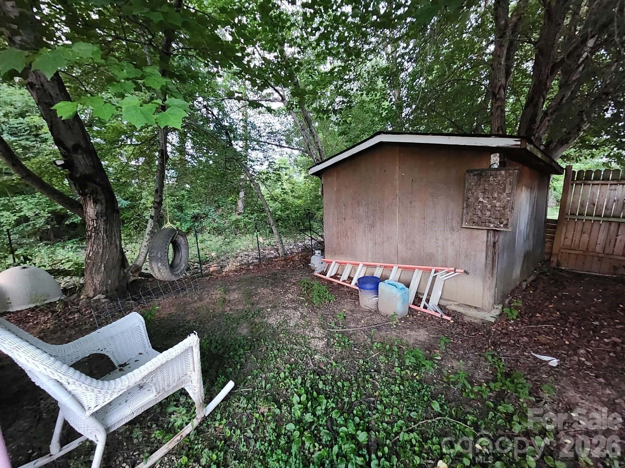 345 Hyatt Street Property Photo 18