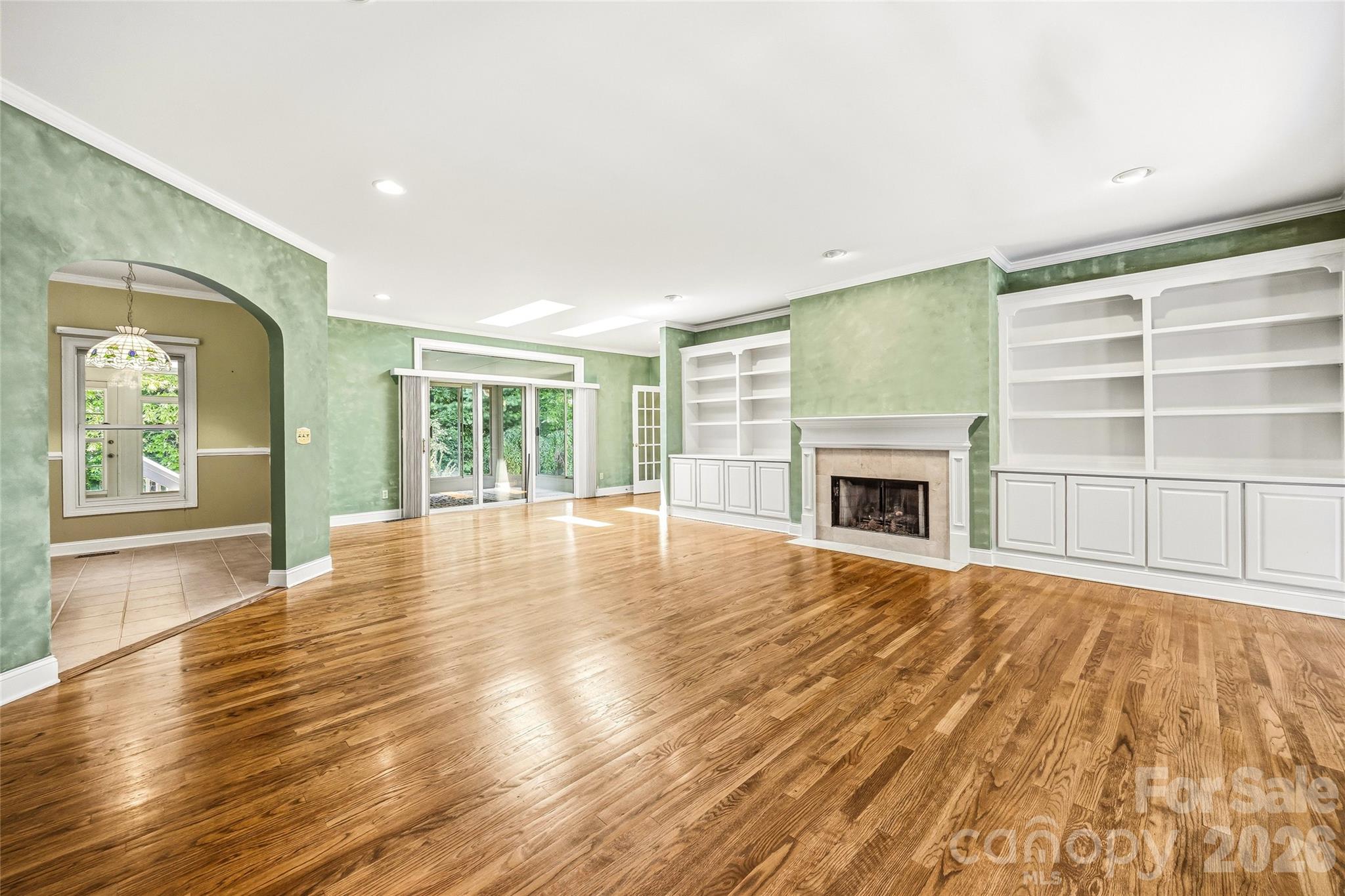 200 Teaberry Lane Property Photo 3