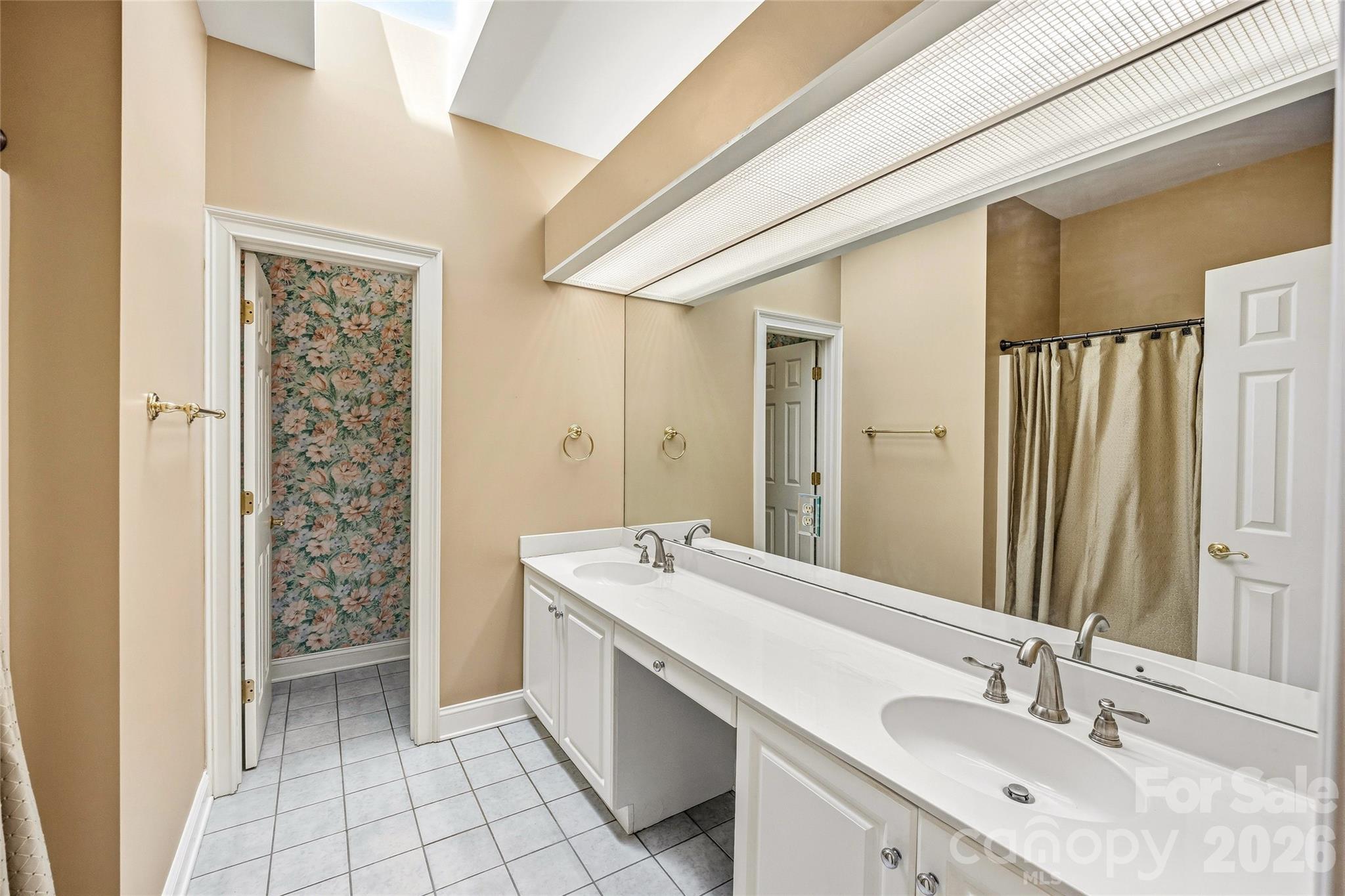 200 Teaberry Lane Property Photo 16