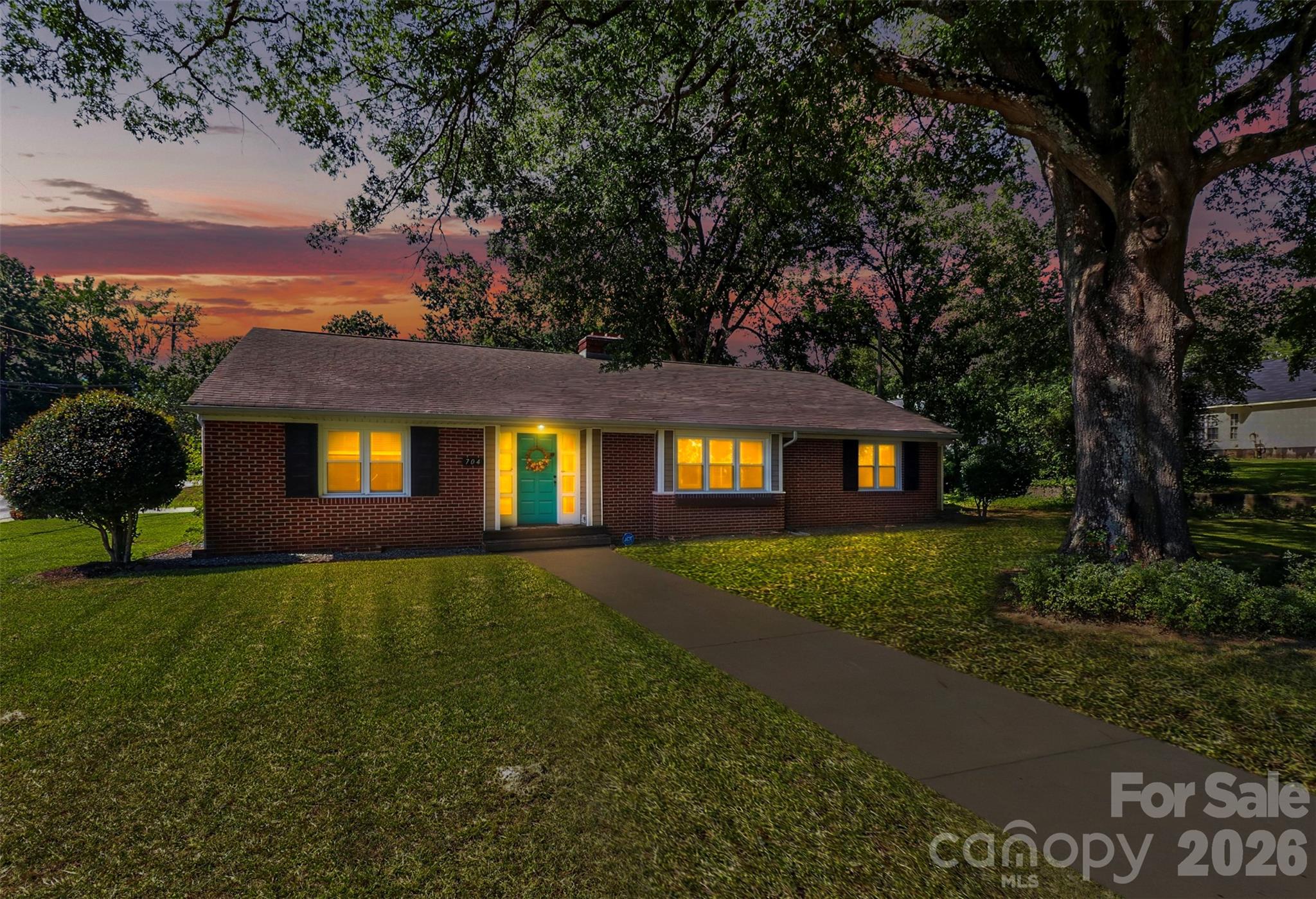 704 Lancaster Avenue Property Photo 1