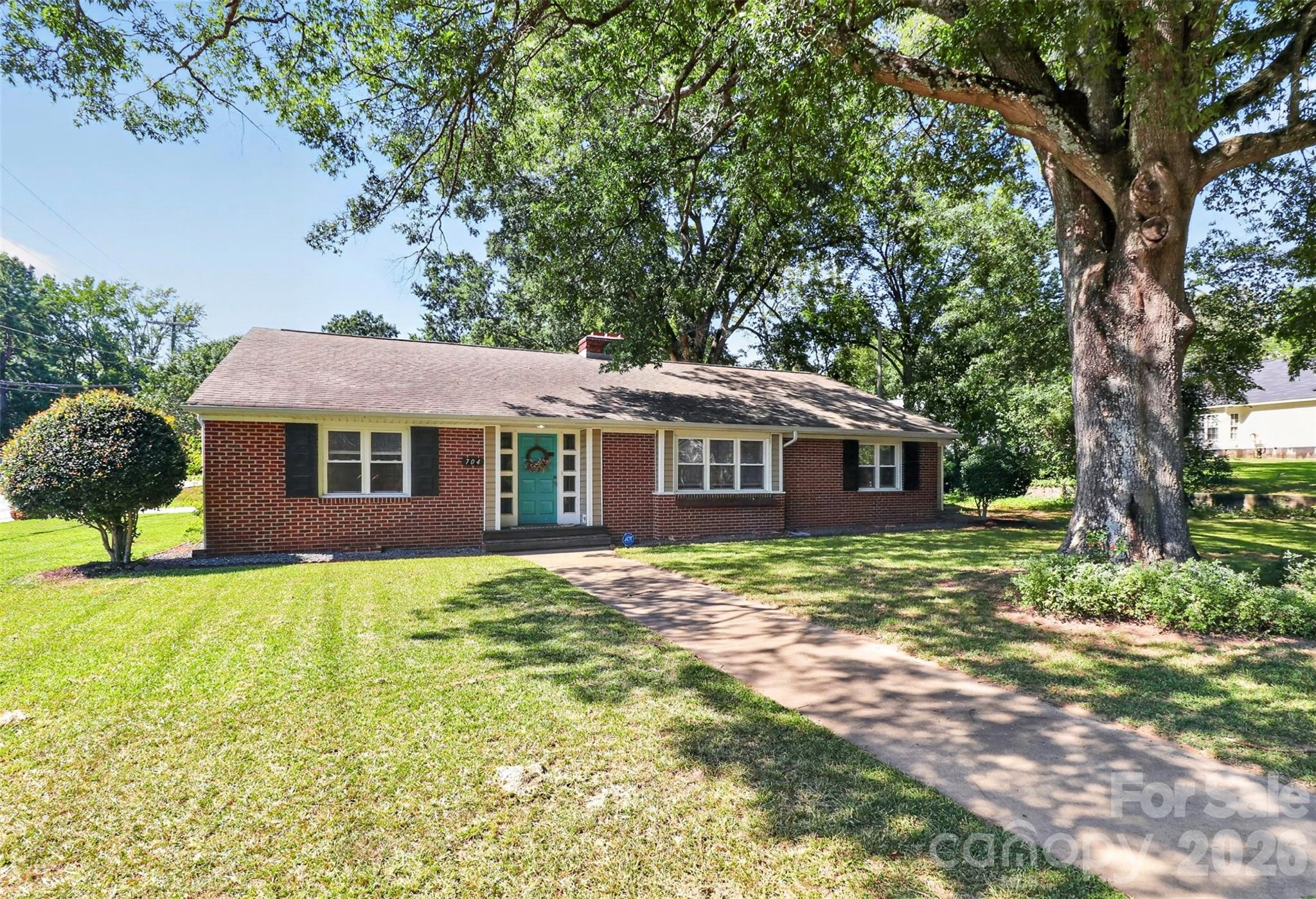 704 Lancaster Avenue Property Photo 2