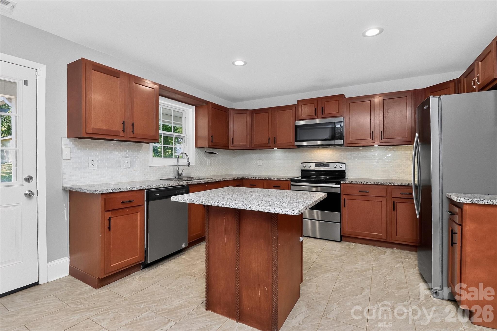 704 Lancaster Avenue Property Photo 17