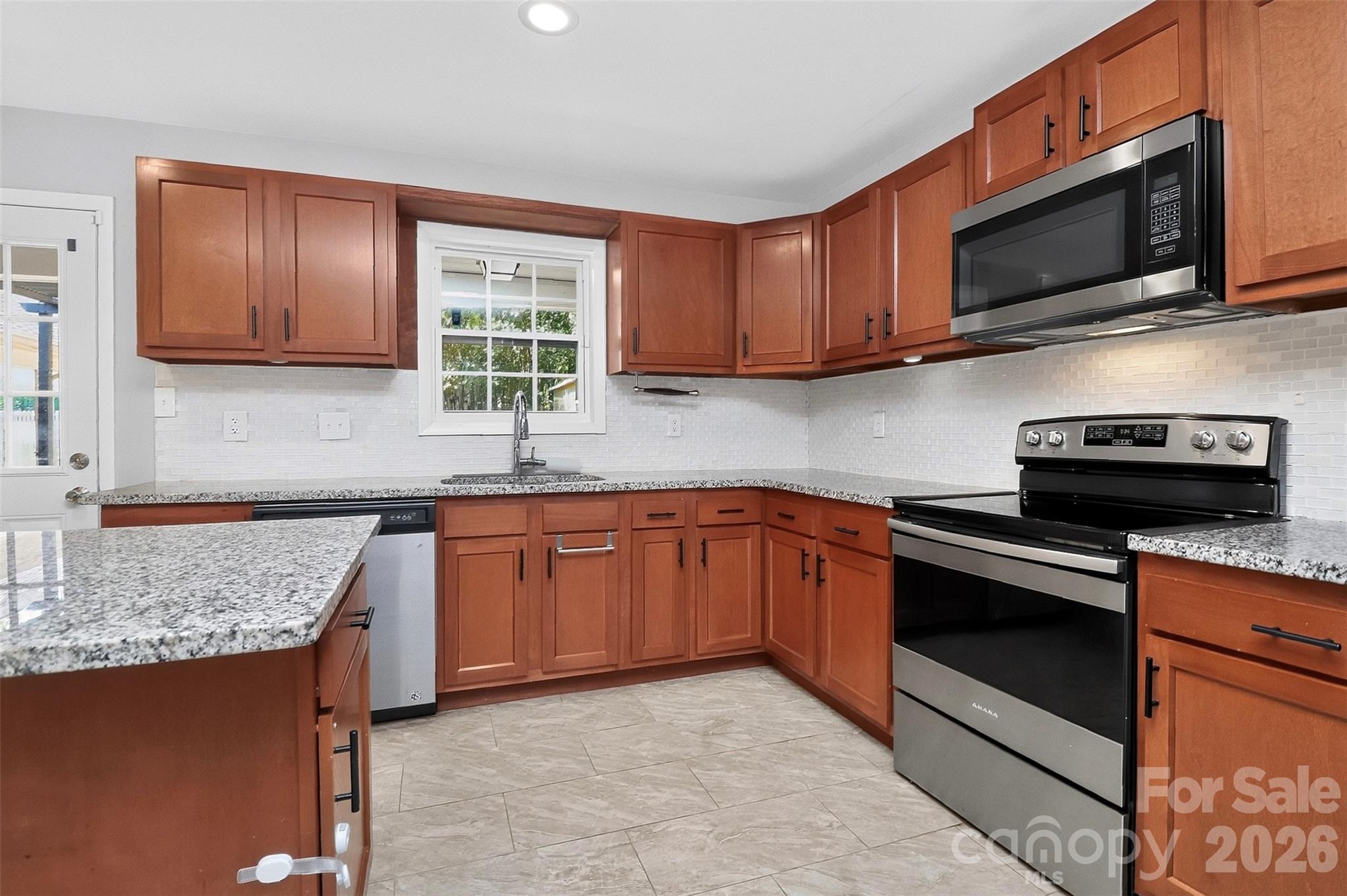 704 Lancaster Avenue Property Photo 18