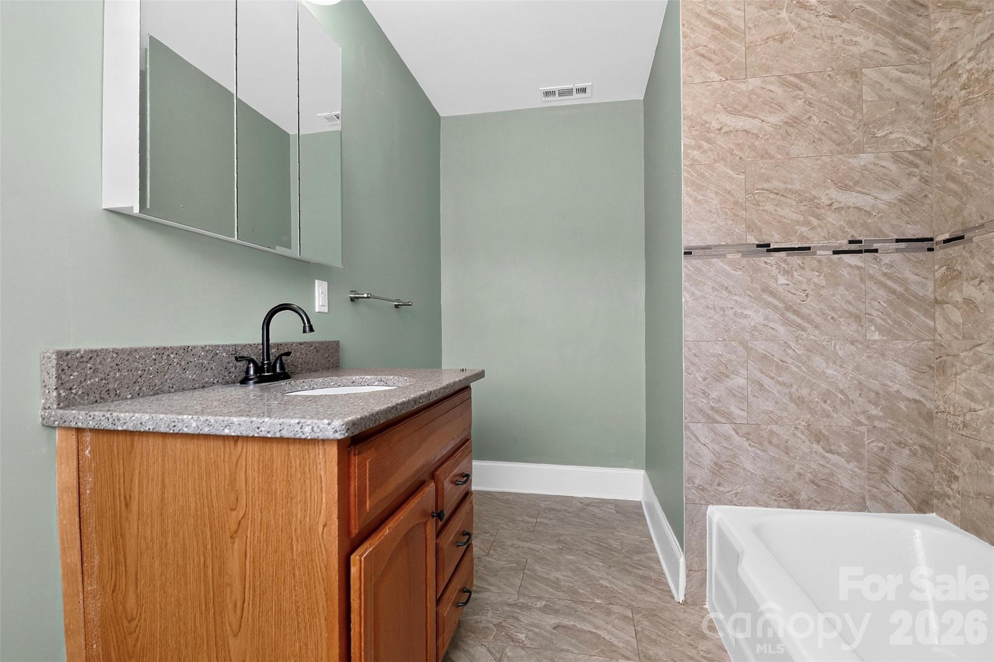 704 Lancaster Avenue Property Photo 33