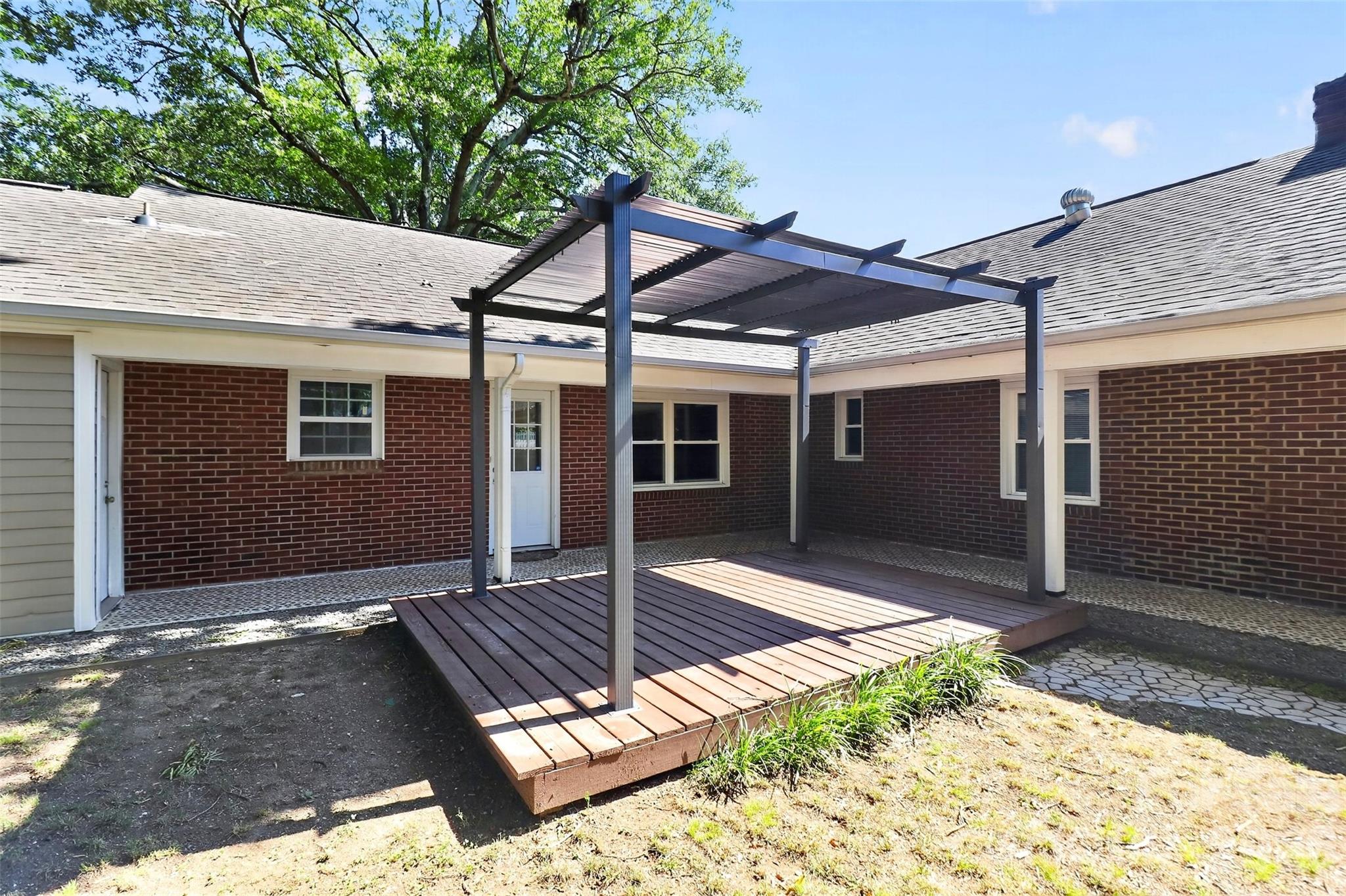 704 Lancaster Avenue Property Photo 39