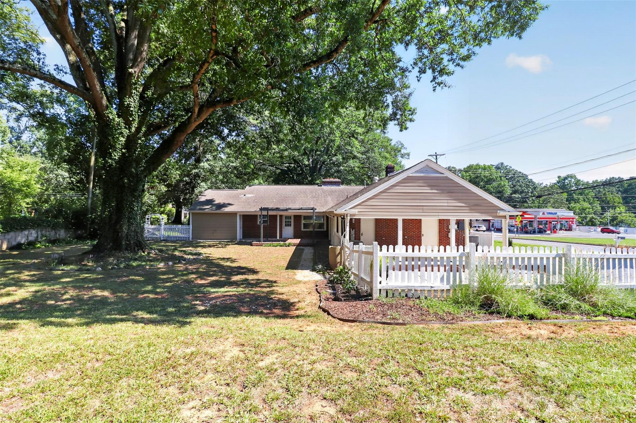 704 Lancaster Avenue Property Photo 42