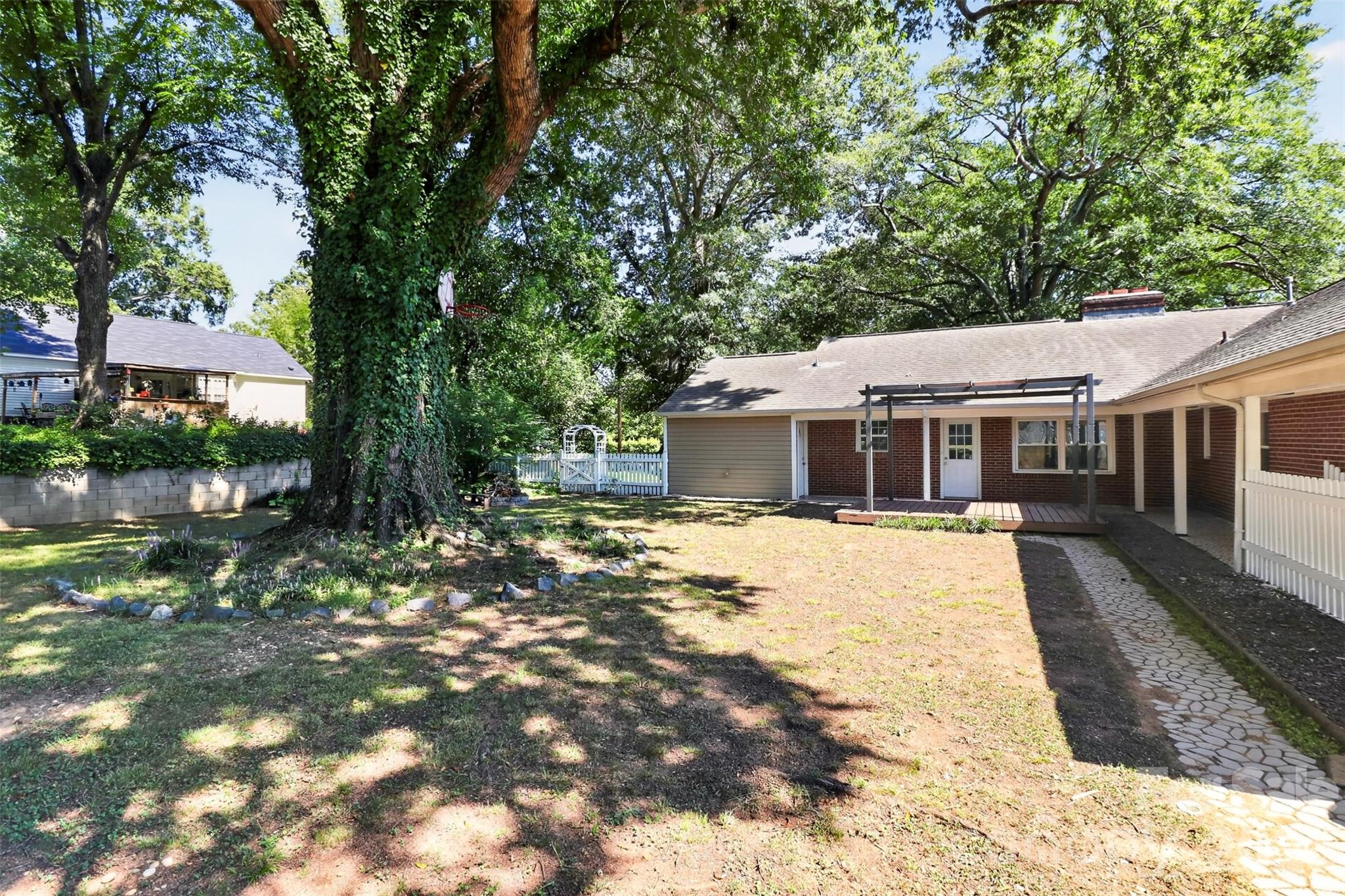 704 Lancaster Avenue Property Photo 43